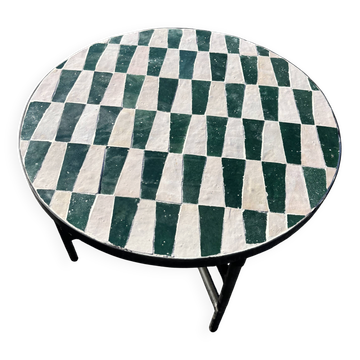 Table basse ronde en zellige vert et blanc – fabrication artisanale marocai