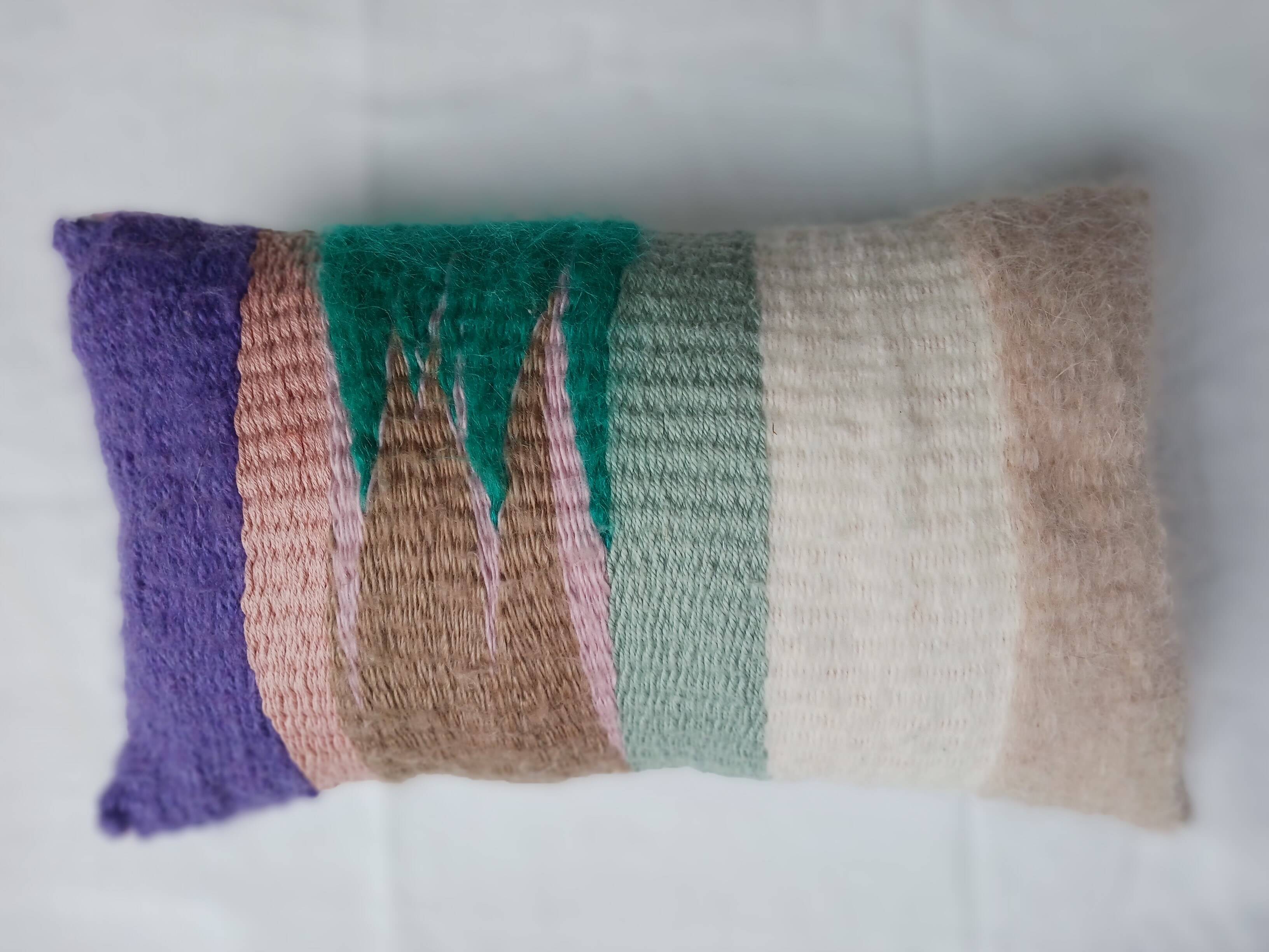 Wool weaving cushion