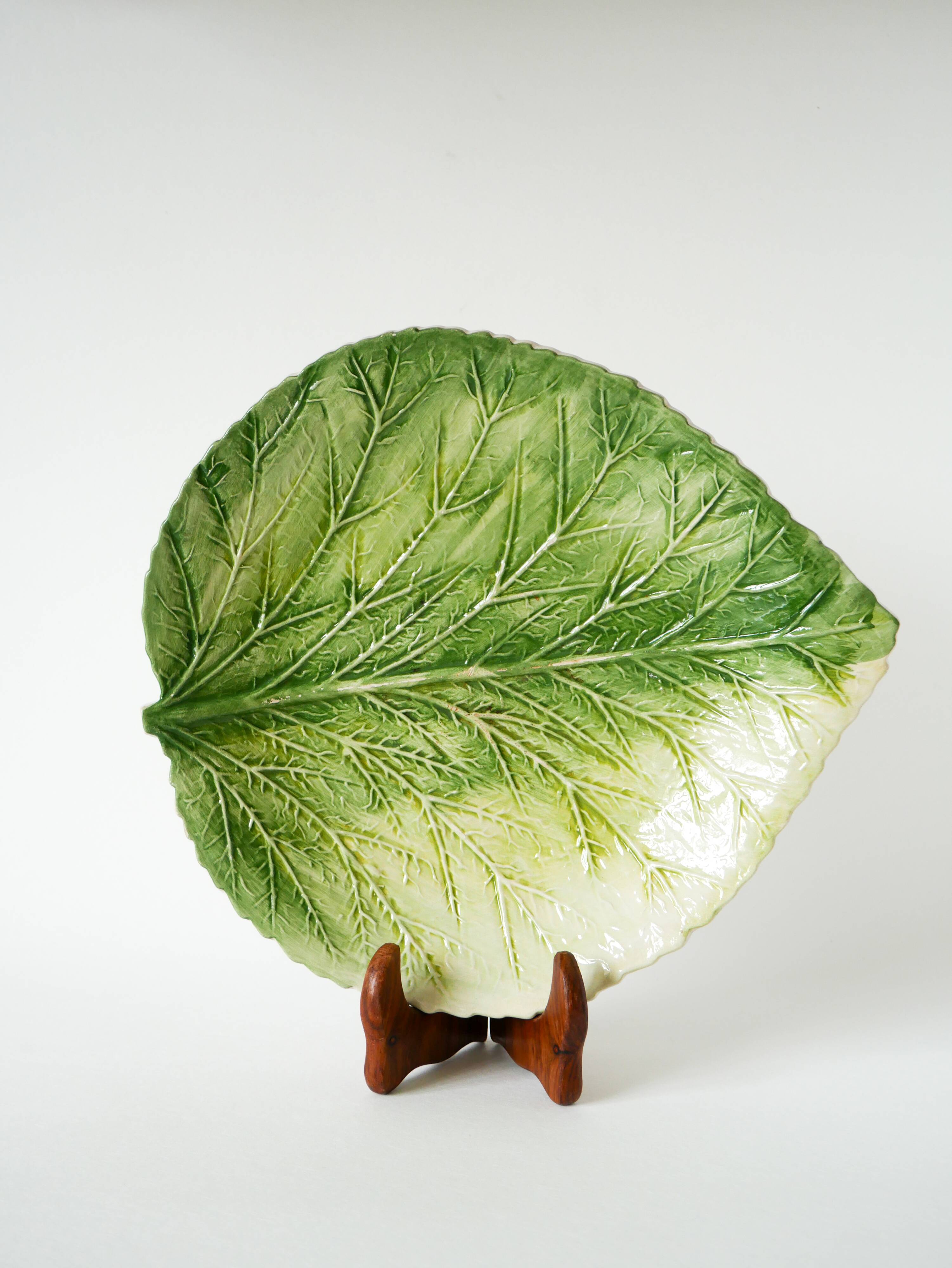 Large slip dish / cup, Leaf model, Signed, 1970