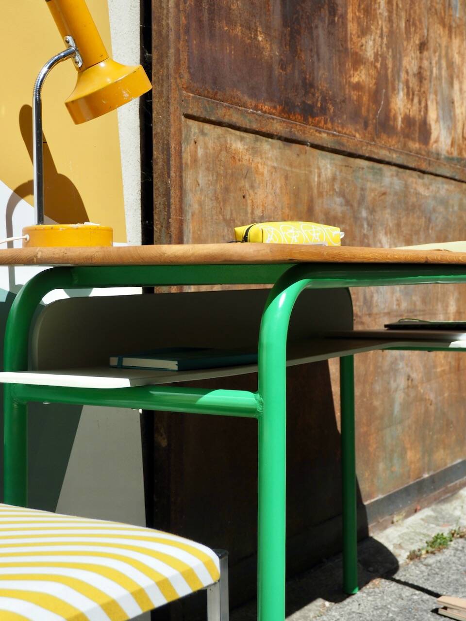 Bureau double d'école revisité