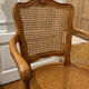Fauteuil cabriolet canné – Style classique chic