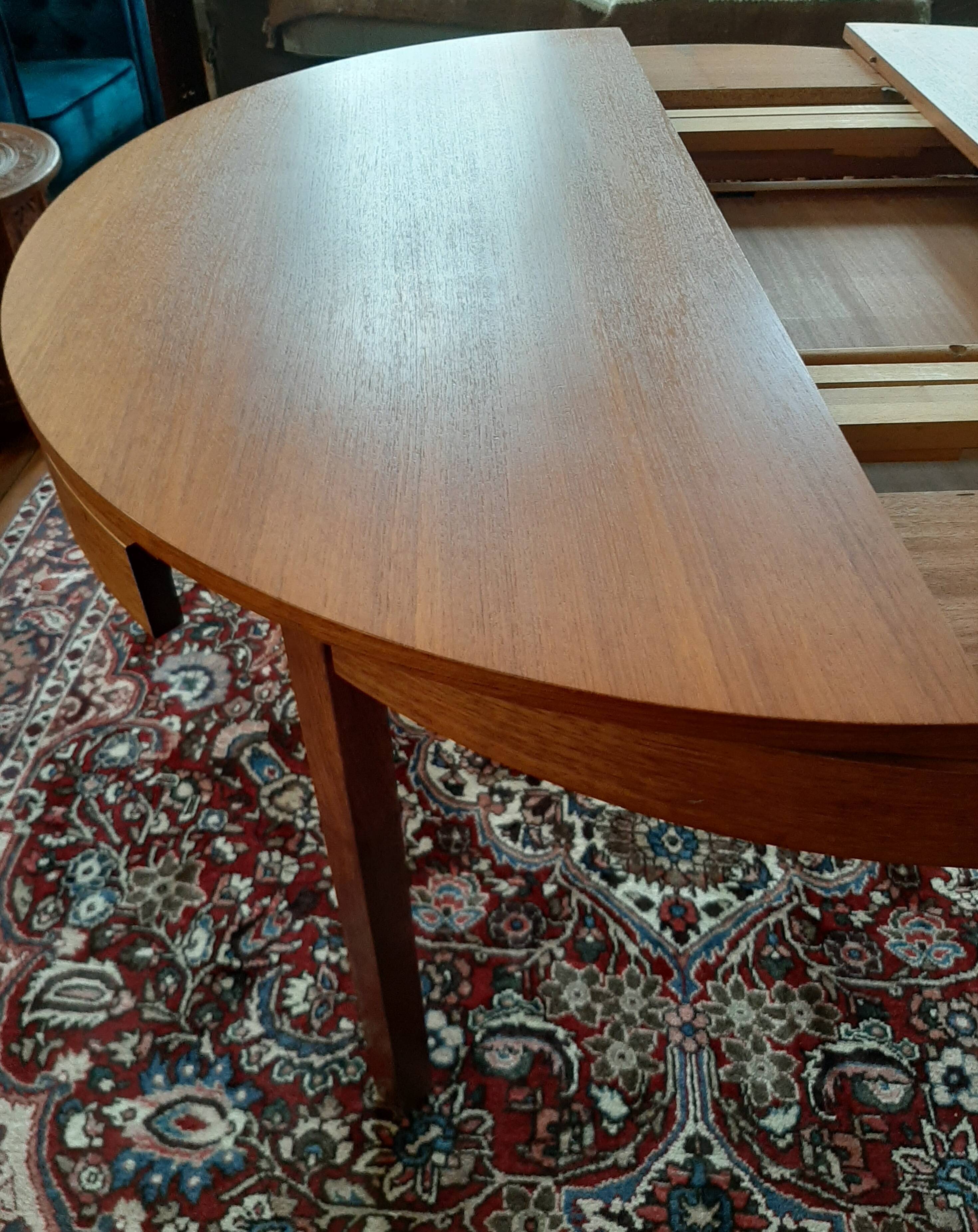 Table ronde extensible scandinave teck vintage