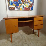 Vintage desk from the 60s in light wood