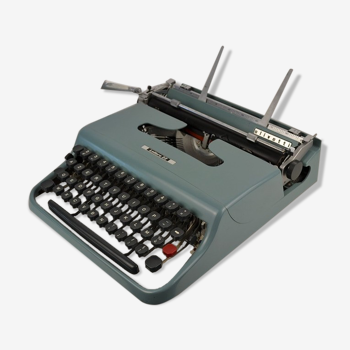 Machine à écrire Olivetti Lettera 22