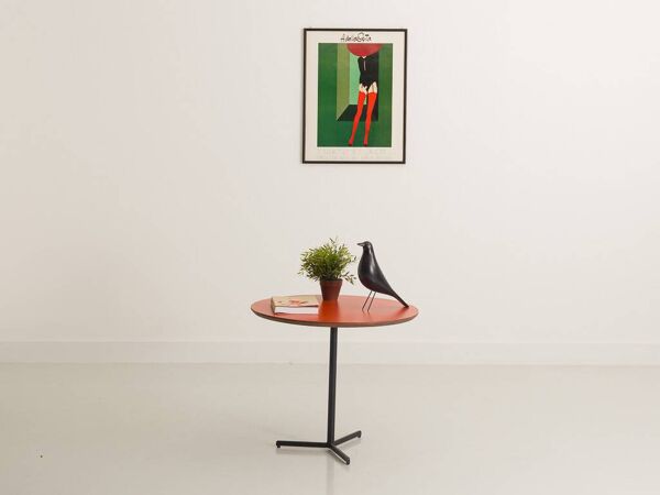 Bout de canapé ou gueridon avec un plateau couleur ocre orangé