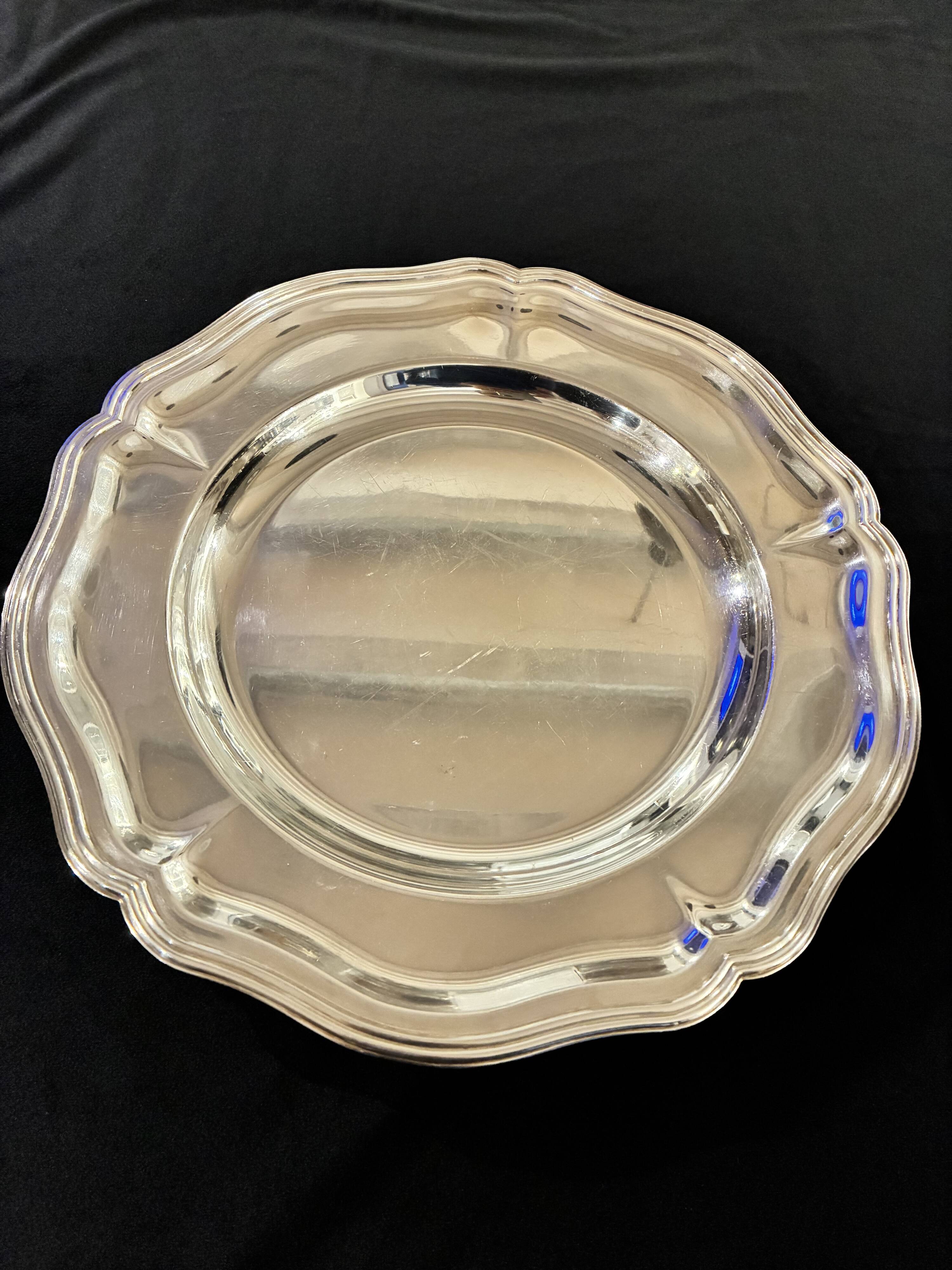 Christofle Gallia vegetable dish and its silver-plated serving platter.