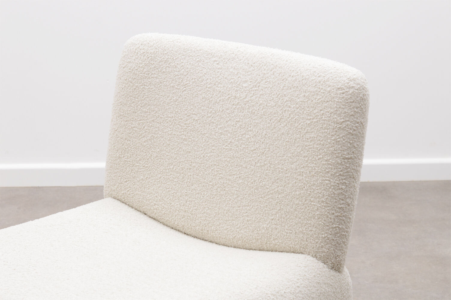 Set of 2 teddy lounge chairs, 70s Italy