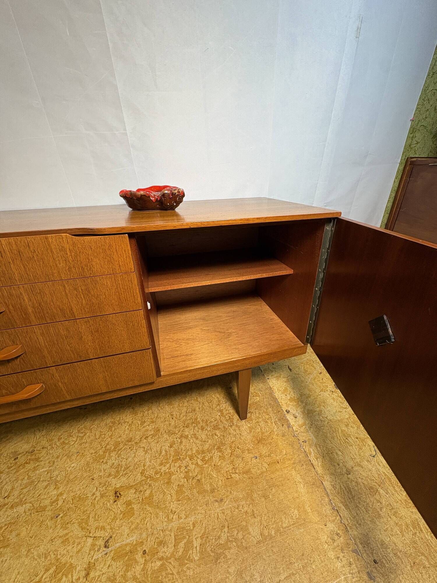 Mid Century Retro Vitnage Stunning Beautility Teak Sideboard – 1960s