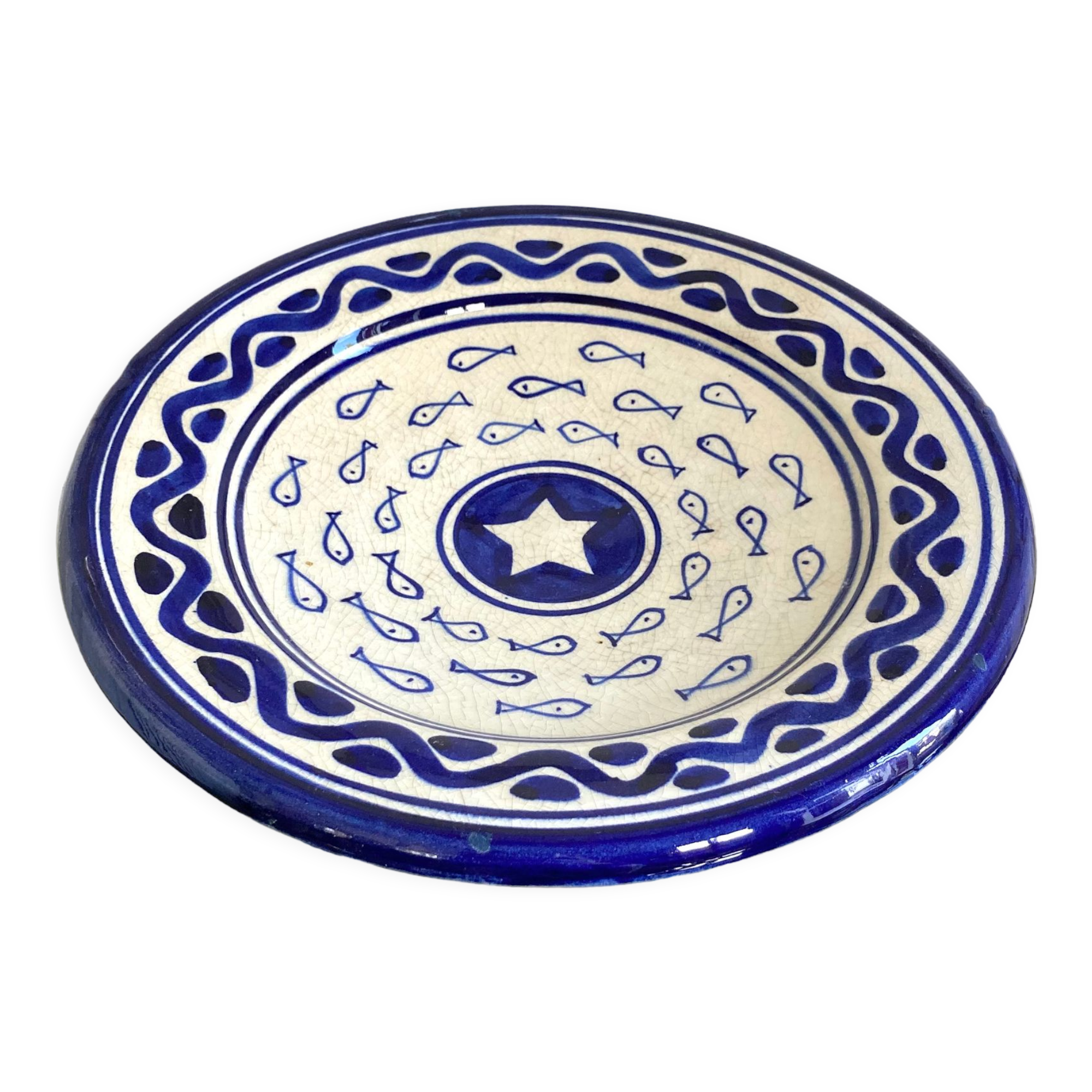 Decorative ceramic deep plate with fish decoration