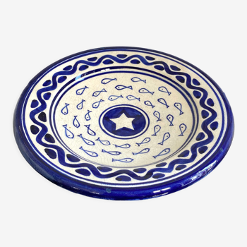 Hollow decorative ceramic plate with fish decoration