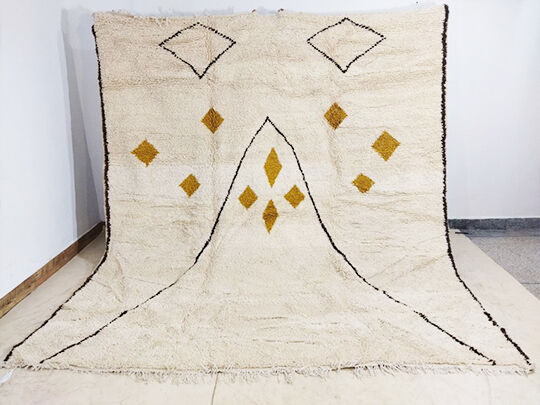 Moroccan berbere carpet 305x280cm