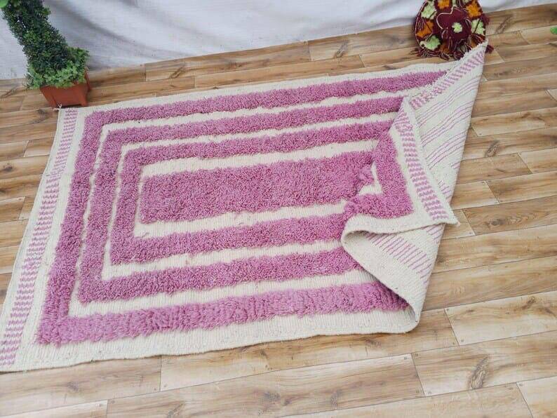 Handmade traditional artisan rug 2/3 m