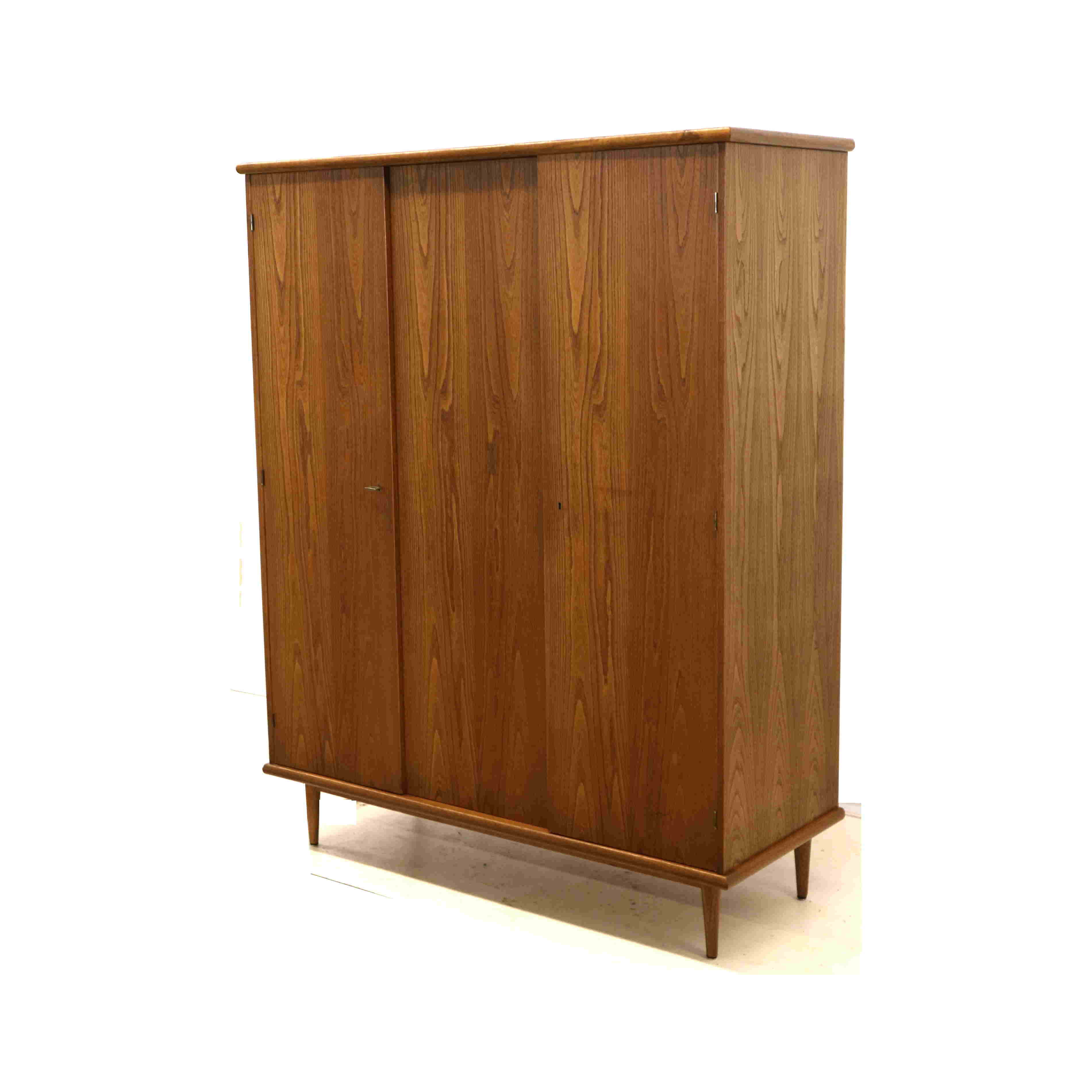 Armoire vintage 3 portes, années 1960 Selency