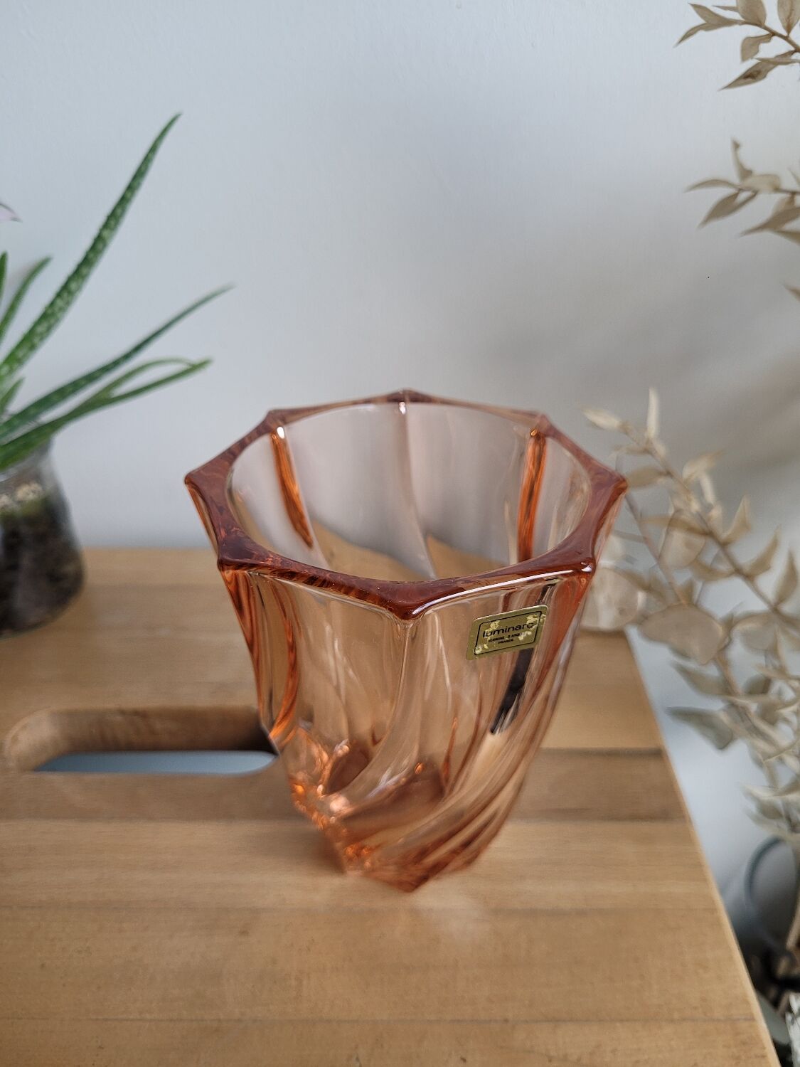 Luminarc tourbillon vase in pink glass