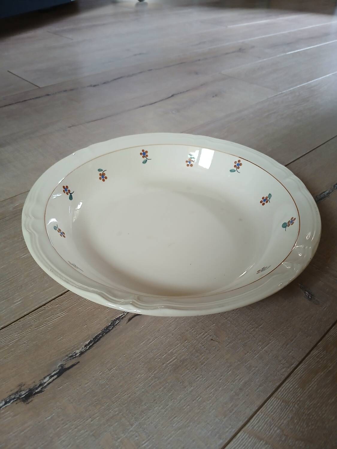 Old Sarreguemines "Arromanches" dish