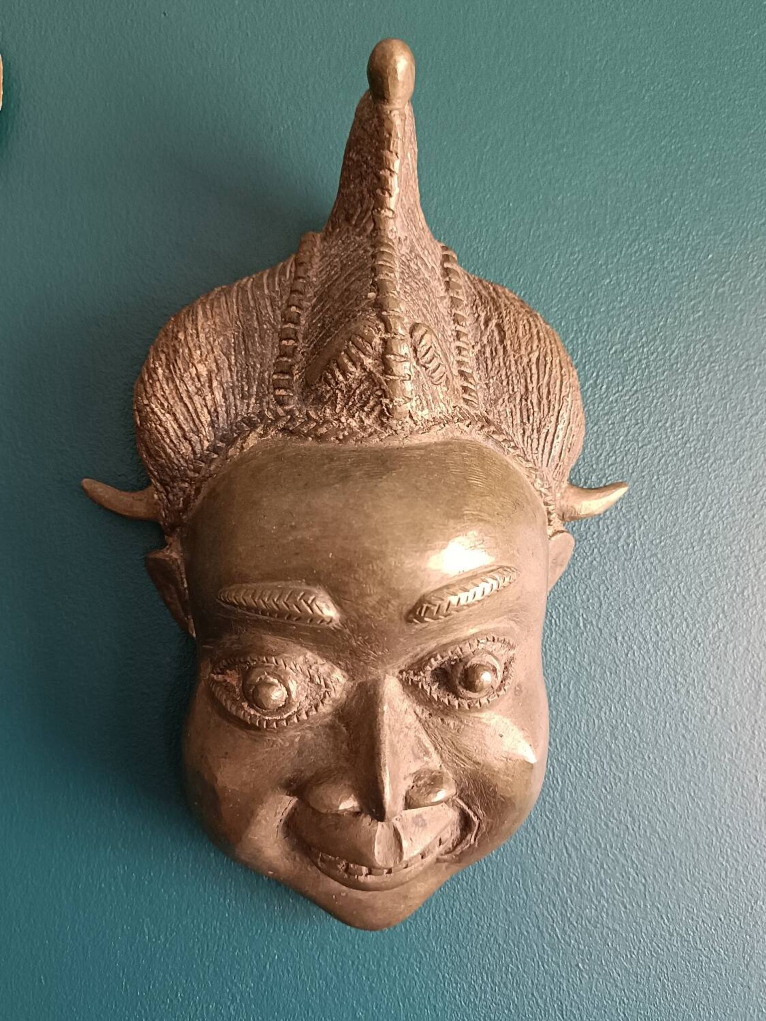 Masque africain vintage en bronze