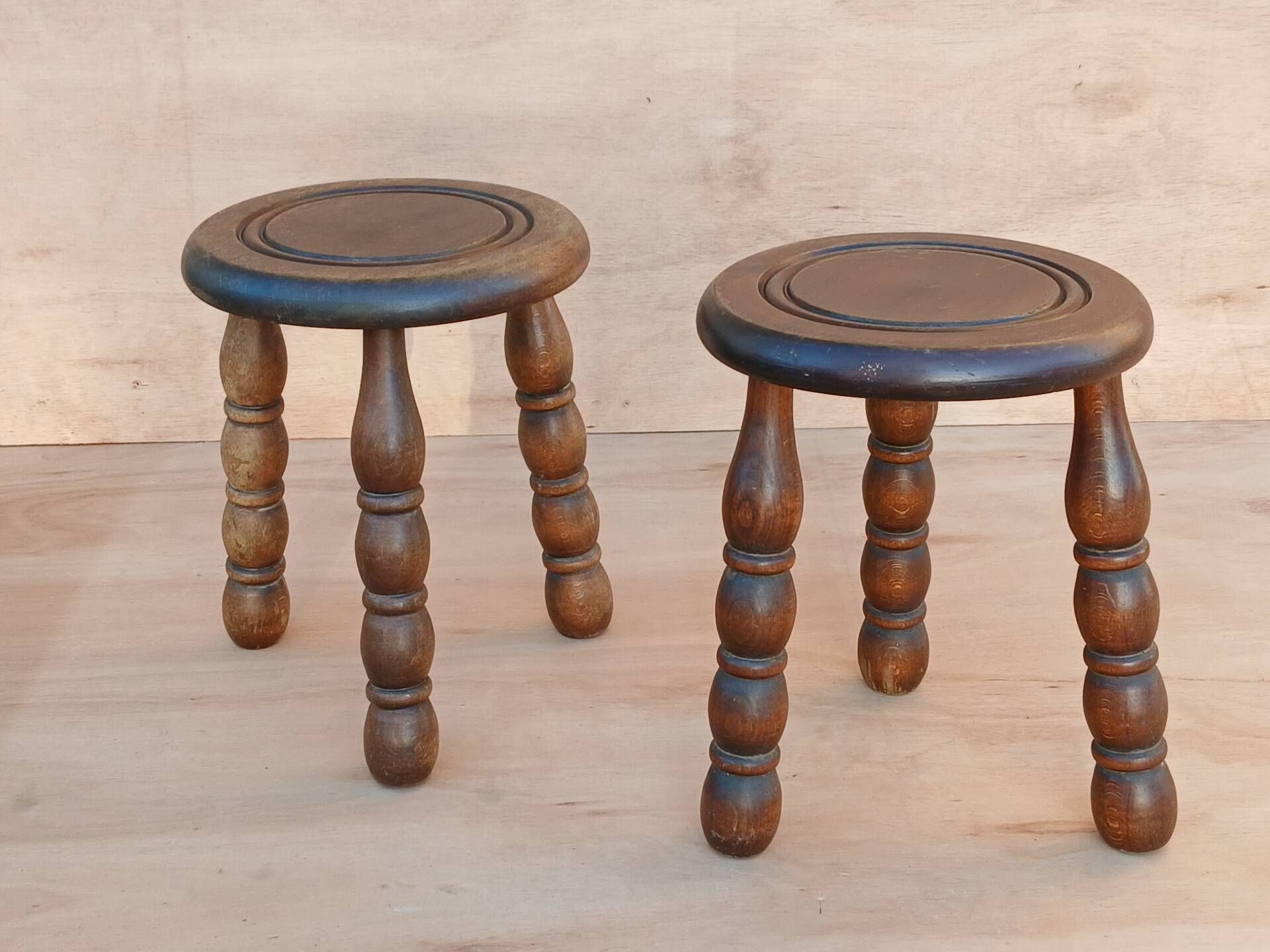Pair de tabourets vintages en bois tourné