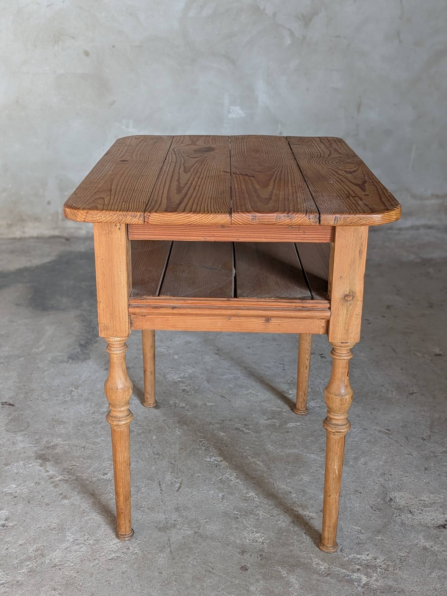 Table d'appoint pin