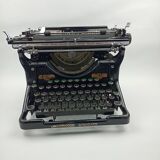 Underwood No. 5 of 1911 typewriter - Standard - Champion