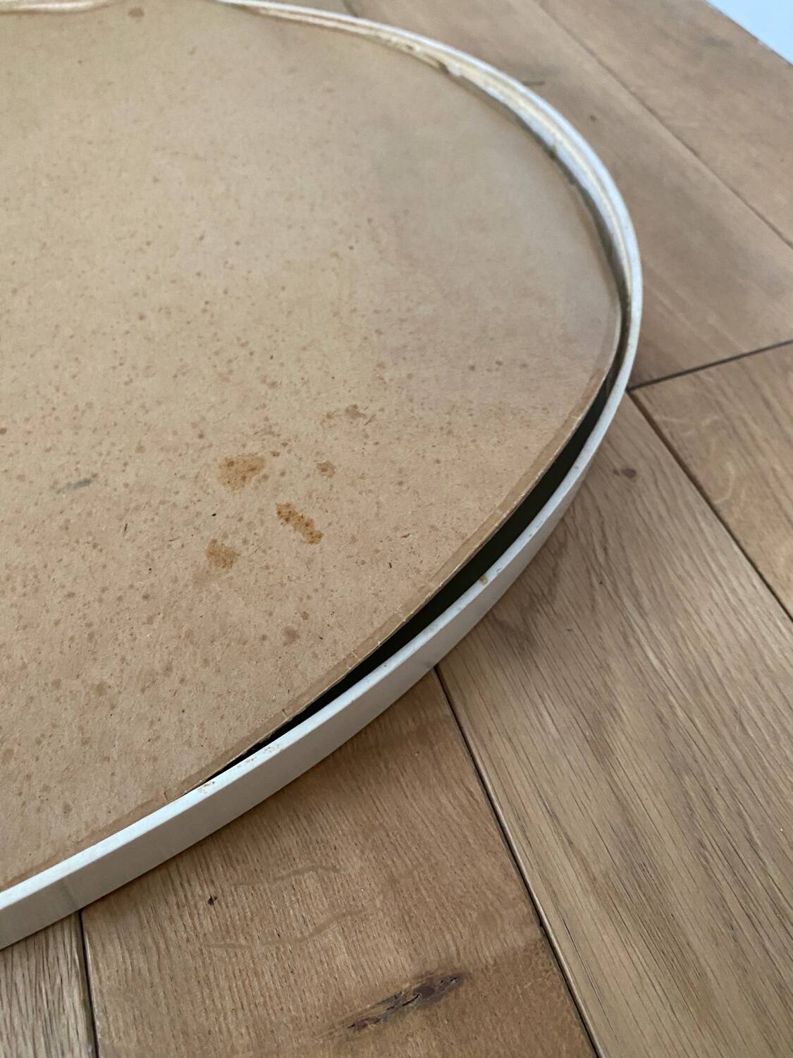 Oval cream plastic mirror