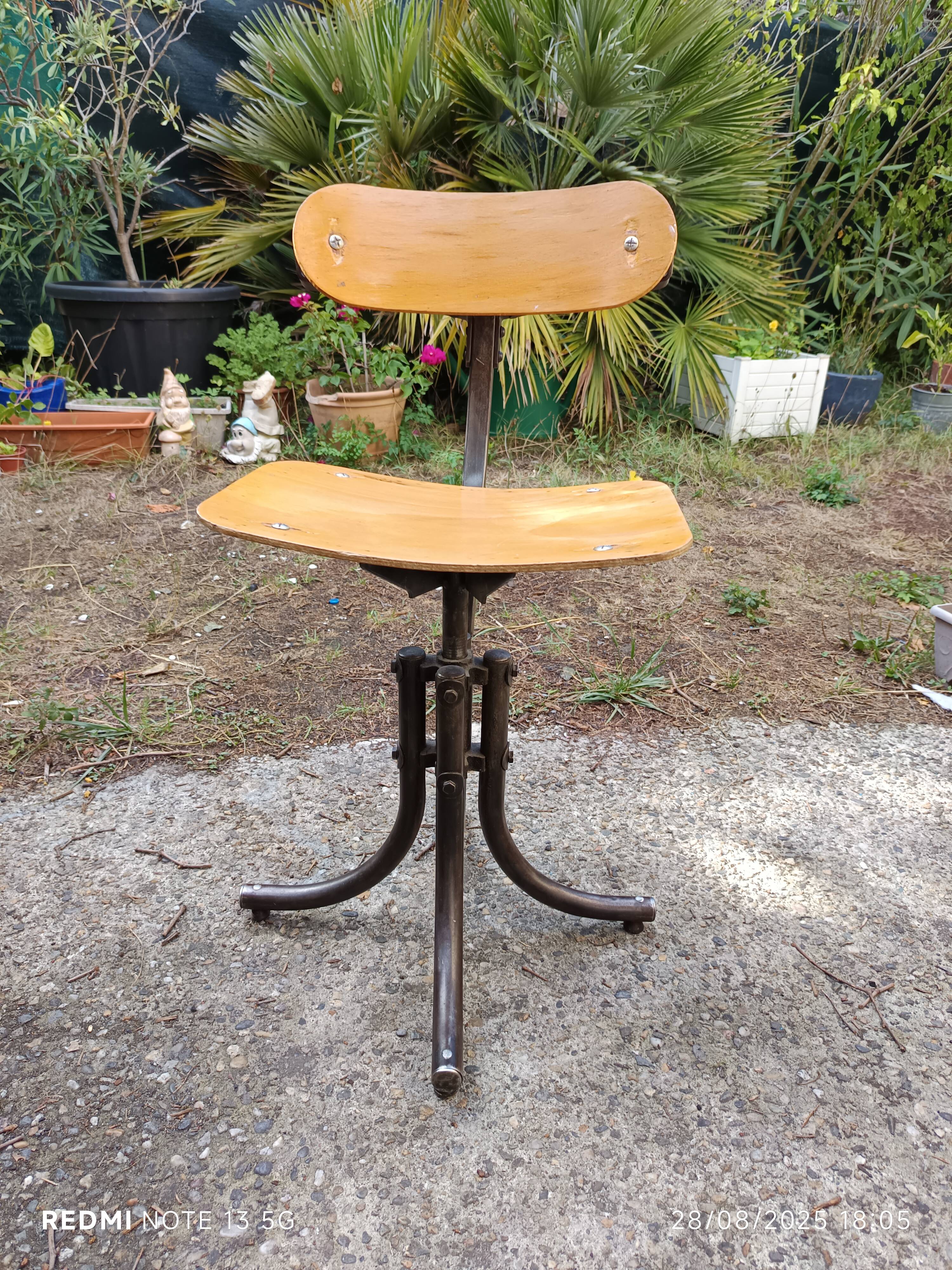 Workshop chair by the Biénaise brand, 1948