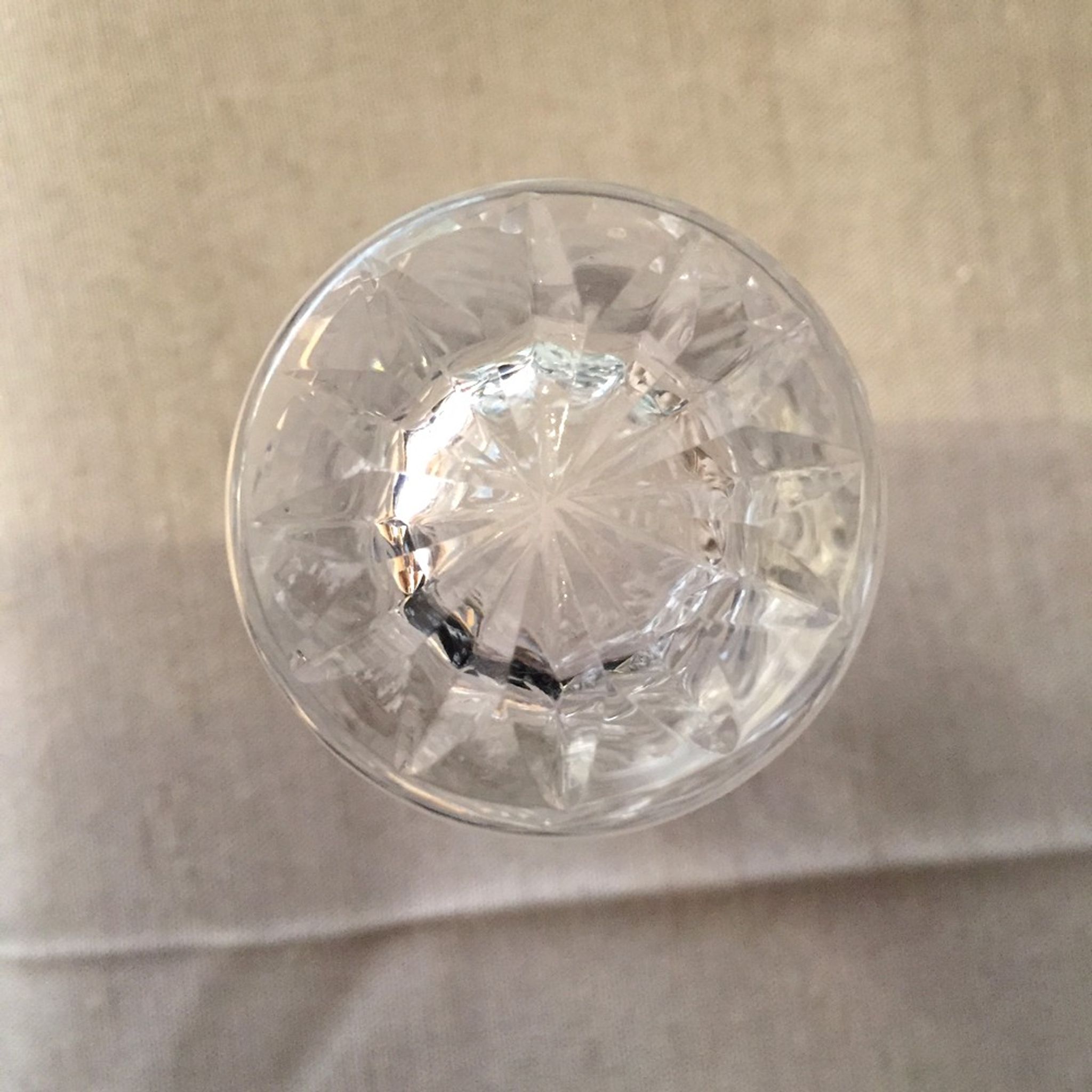 Suite de 6 verres a digestif en cristal taille