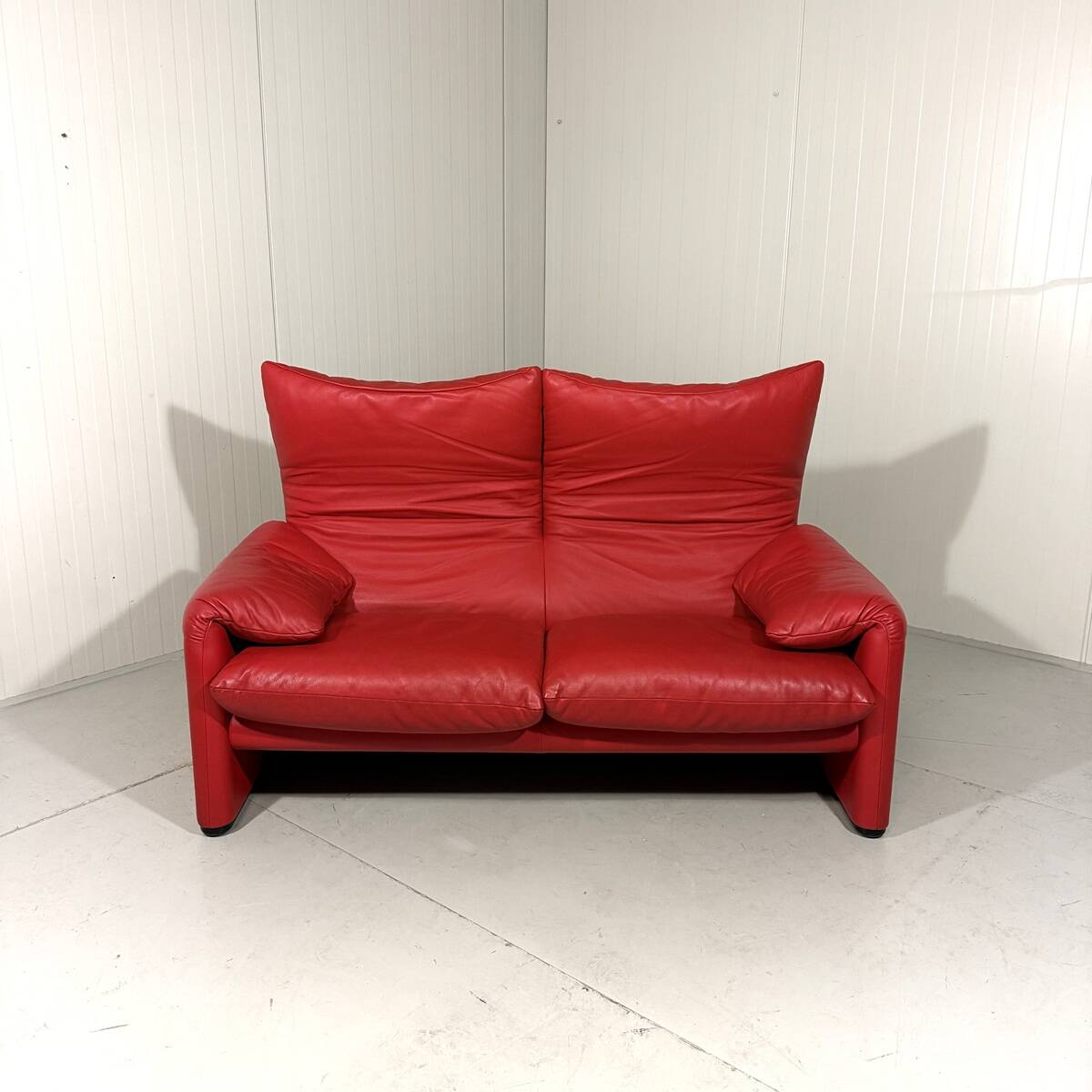 Vico Magistretti red leather Maralunga sofa Cassina