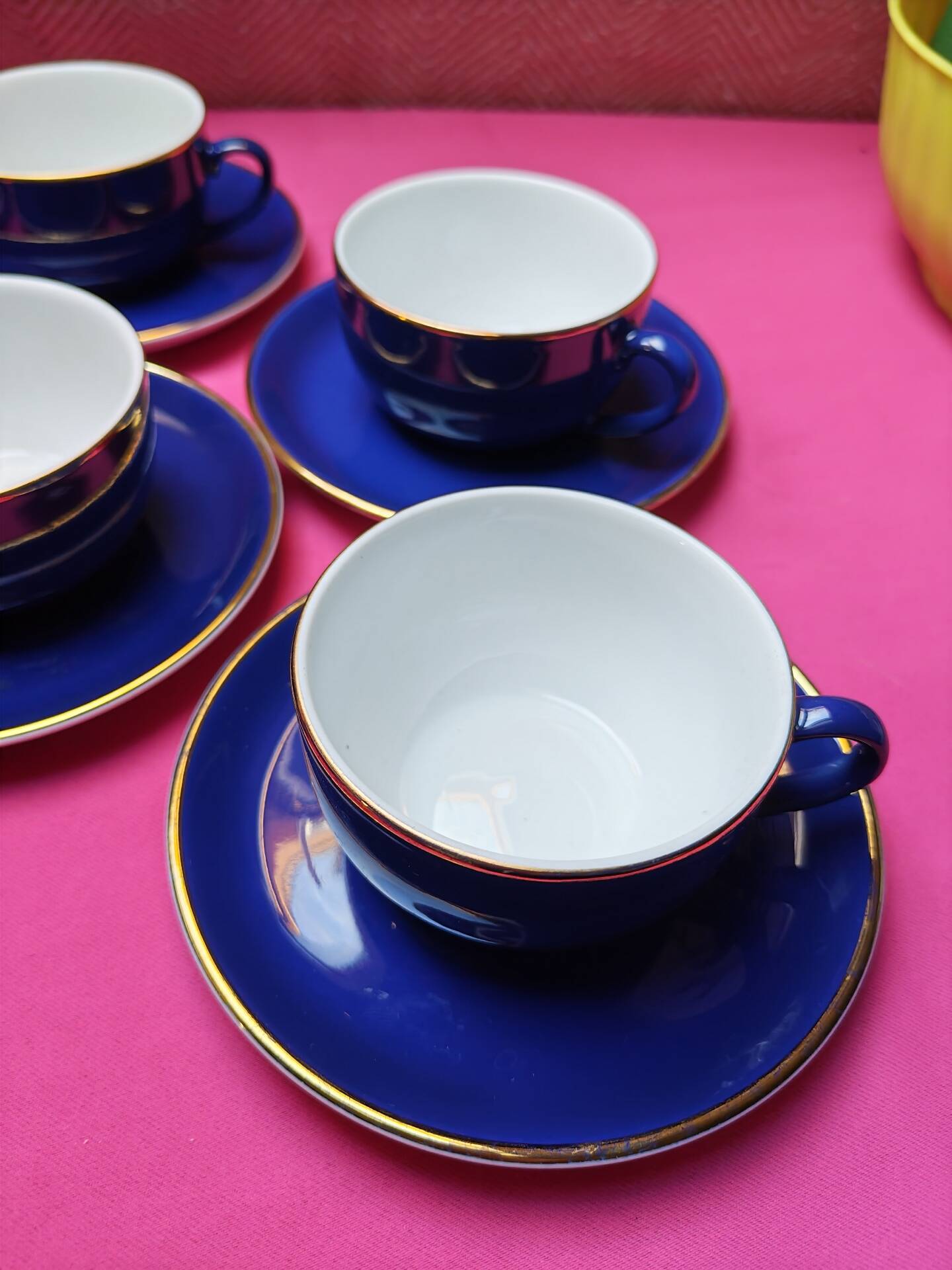 Service of 6 cups and saucers in cobalt blue with gold trim - Mitterteich