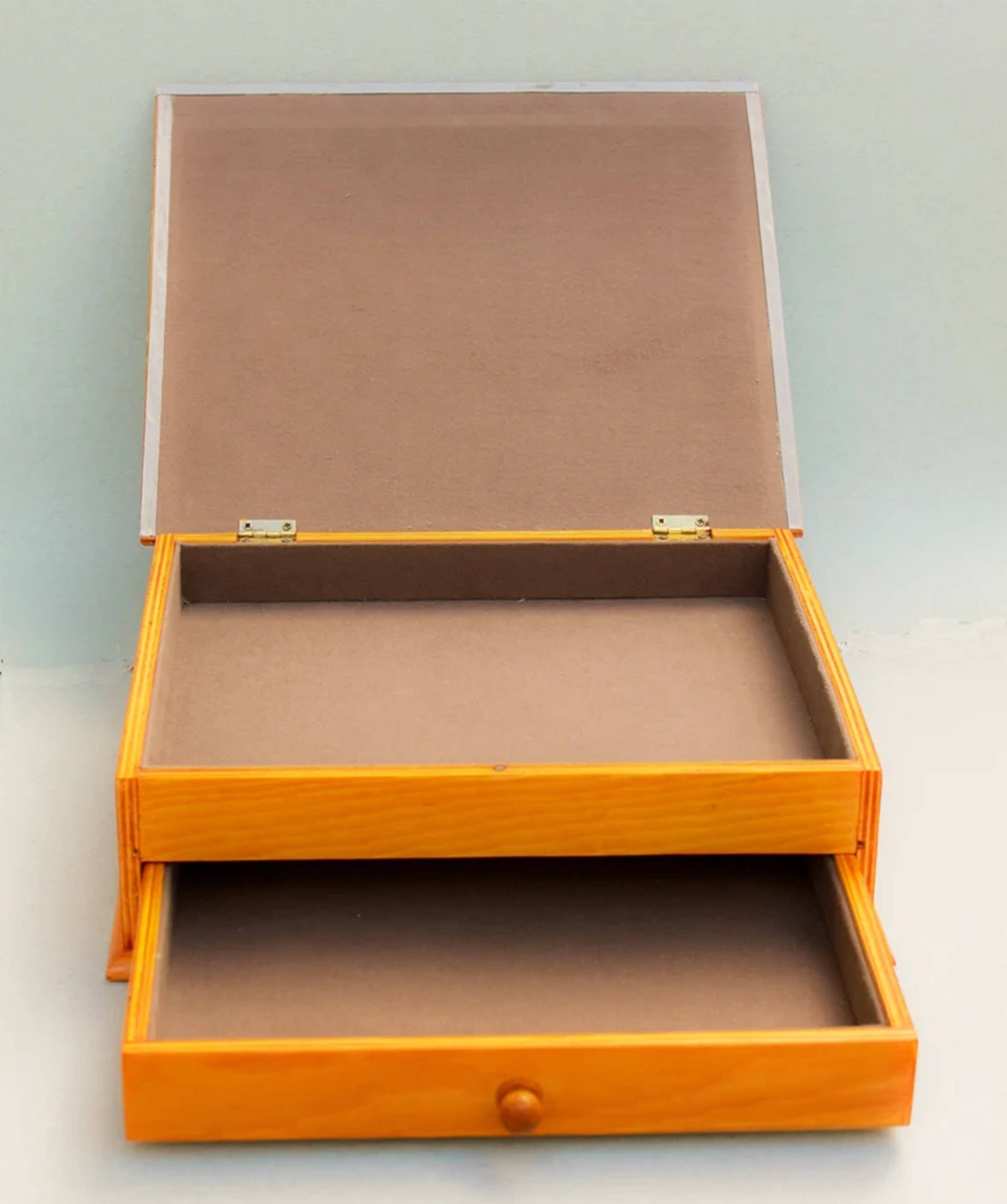 Wooden boxes decorated with Catalan