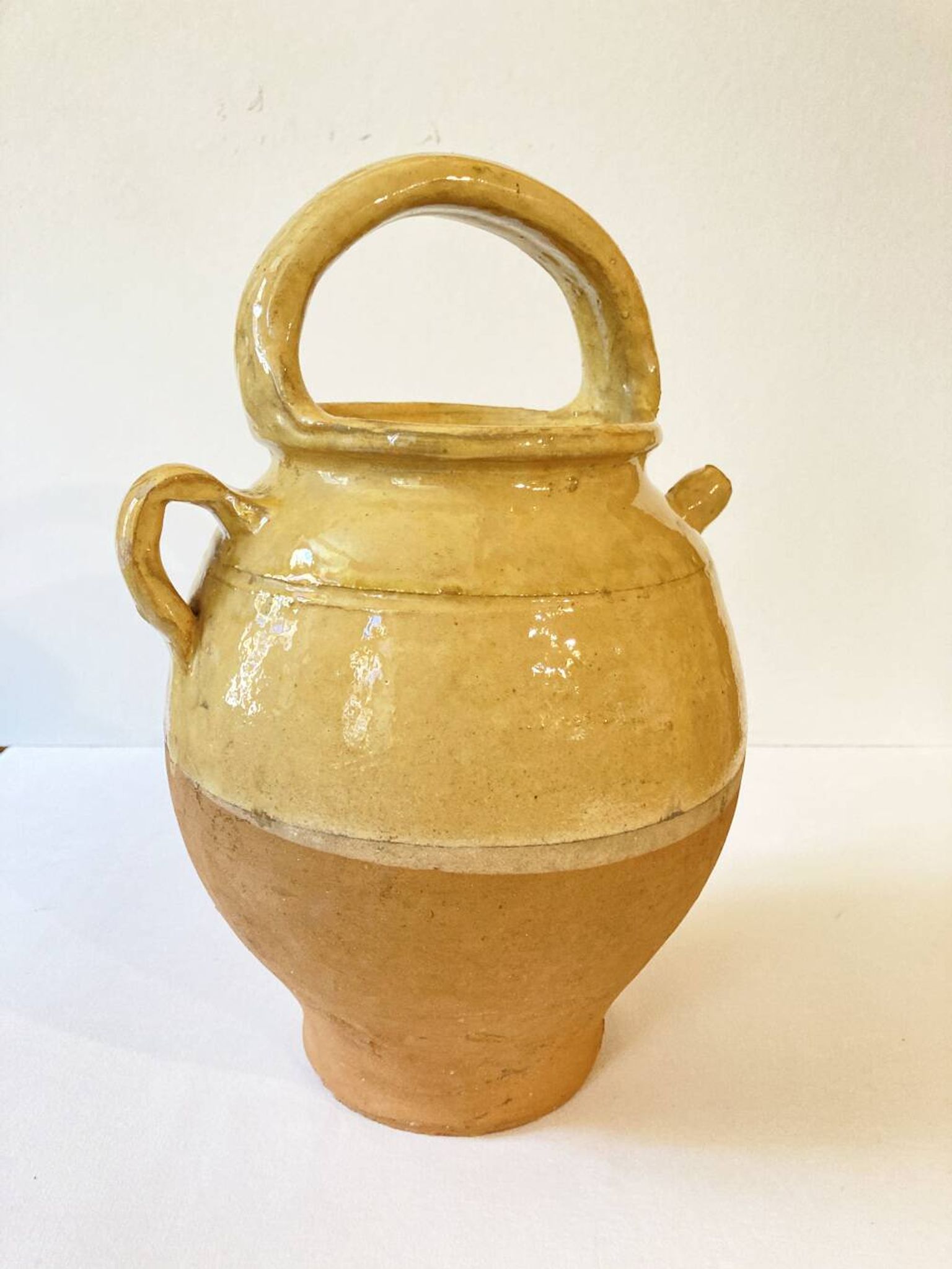 Cruche / Chevrette provençale ancienne, en terre cuite vernissée jaune