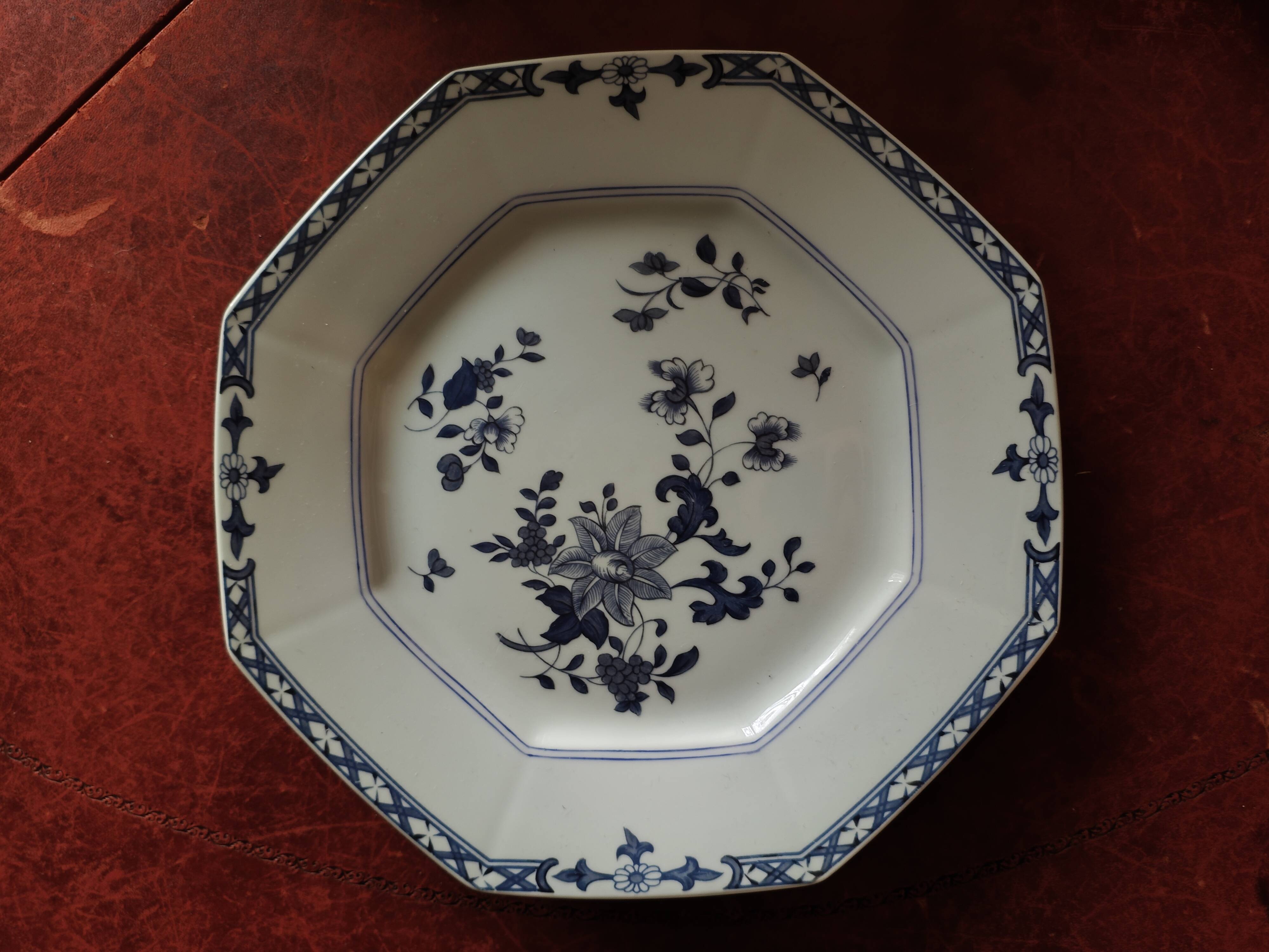 Assiettes porcelaines Raynaud décors Amphitrite compagnie des Indese des q