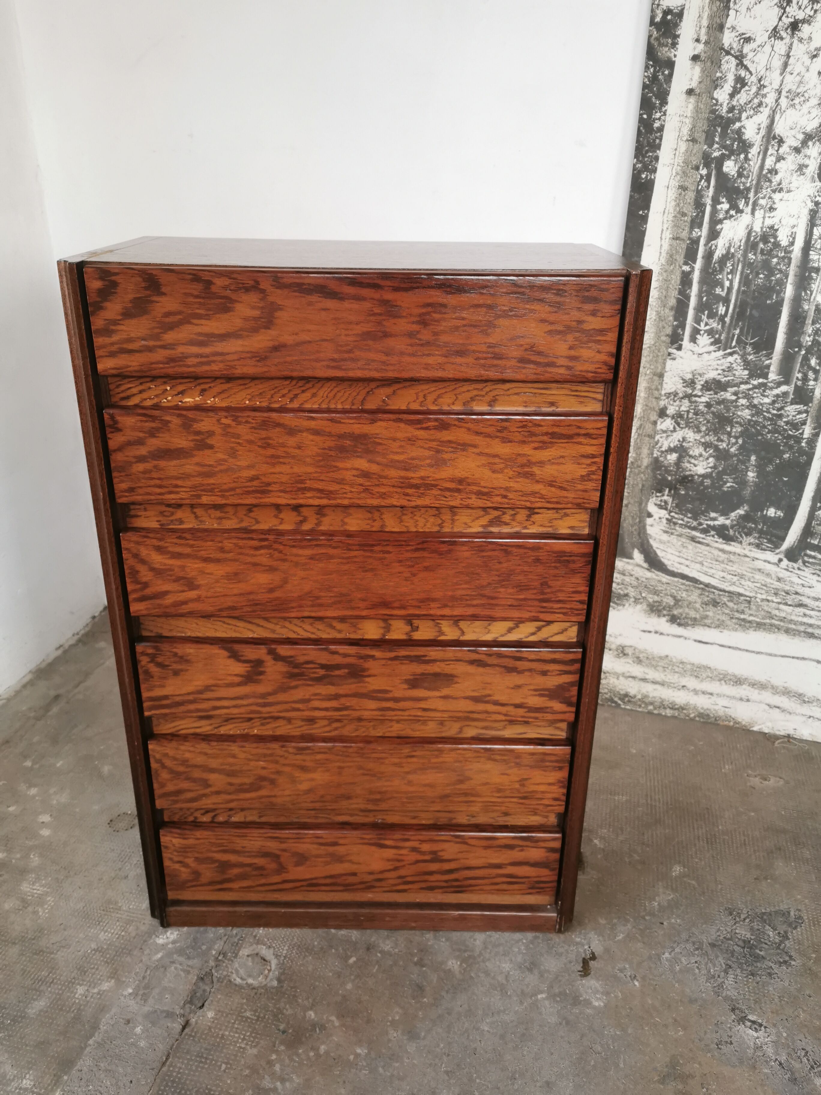Weekly chest of drawers
