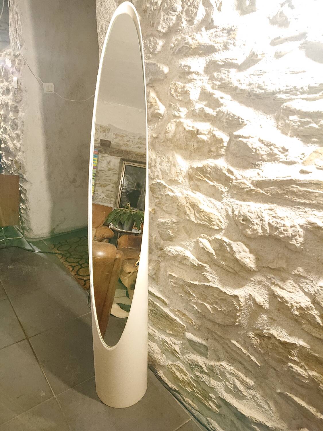 Lipstick spirit mirror