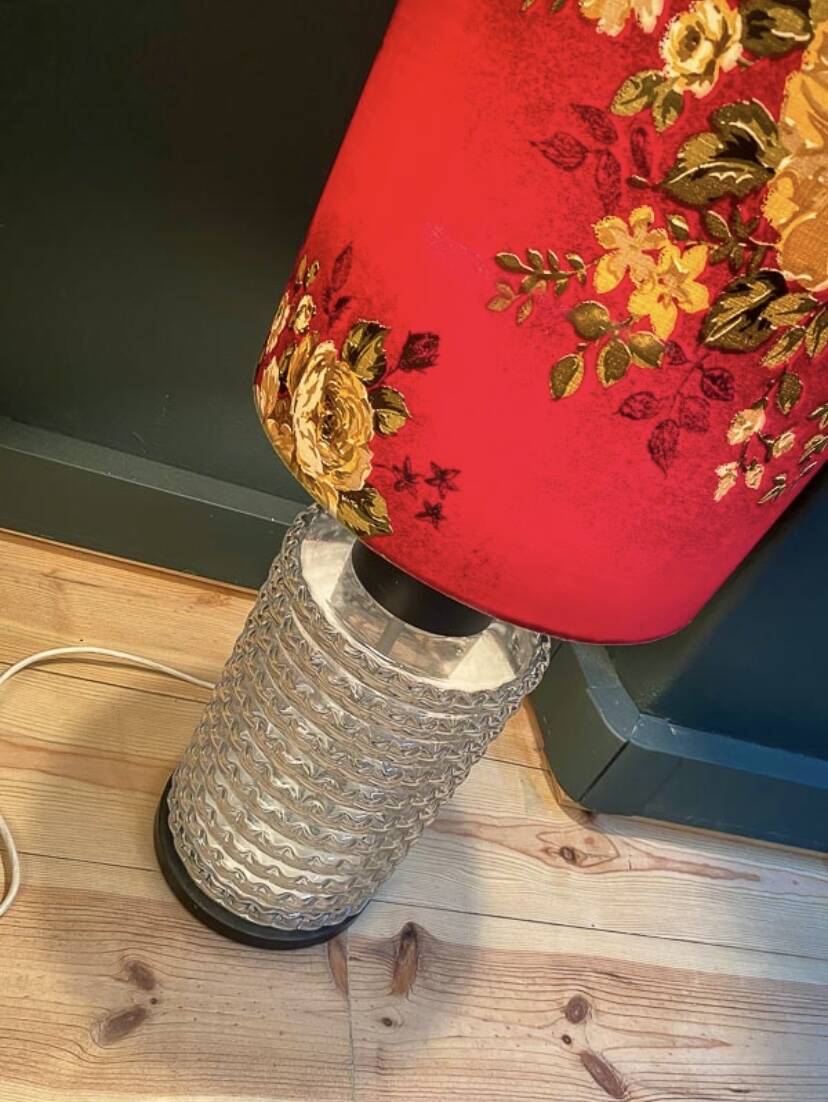 Floor lamp with floral shade 70