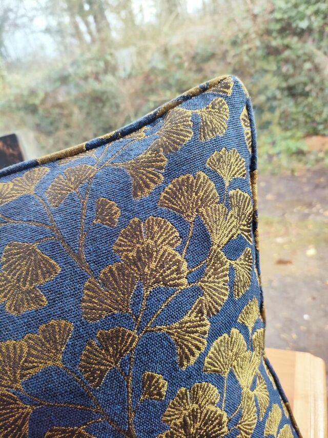 Decorative cushion amalys blue and gold