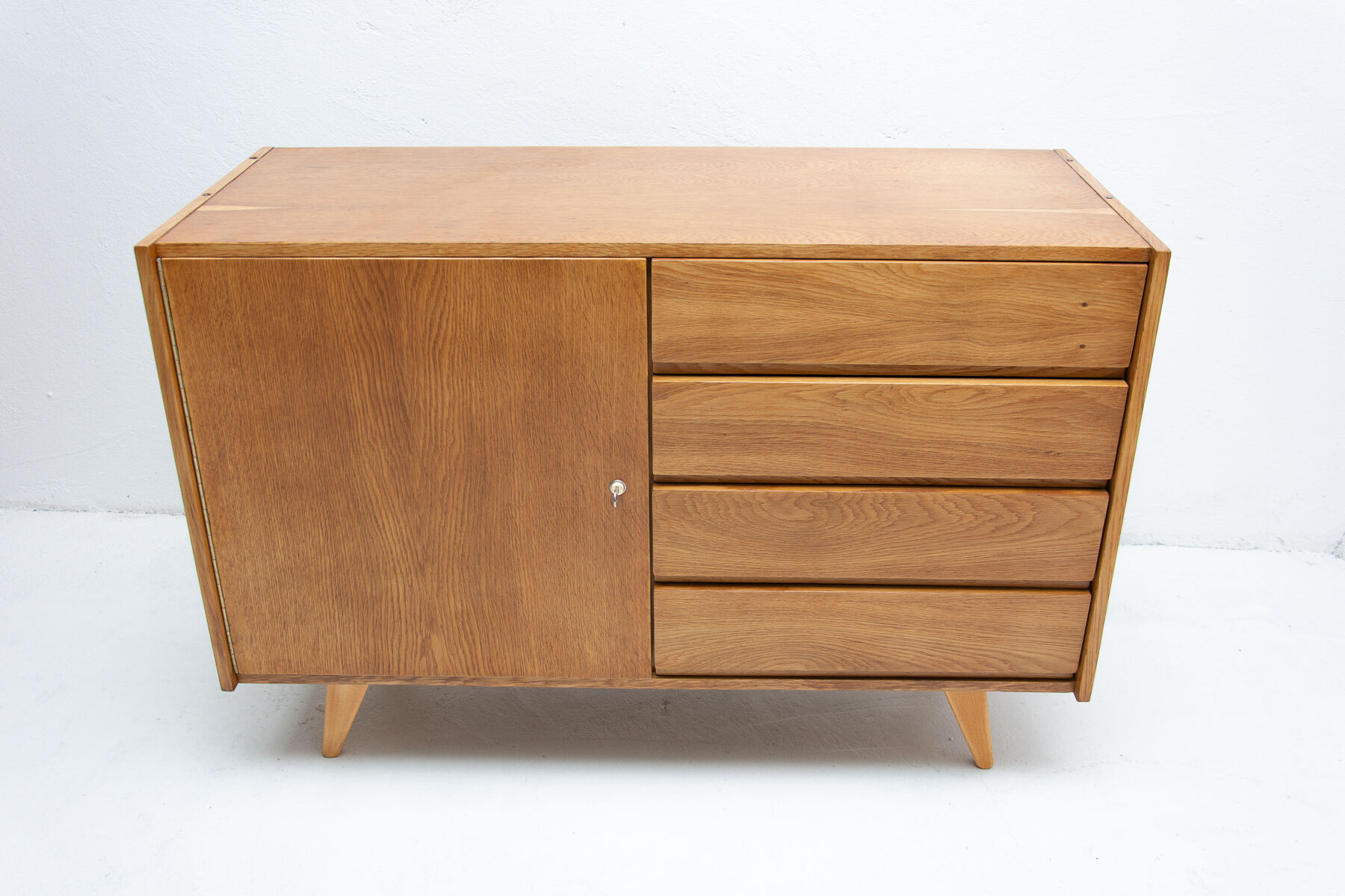 Buffet U-458 de Jiri Jiroutek, Tchécoslovaquie, 1960