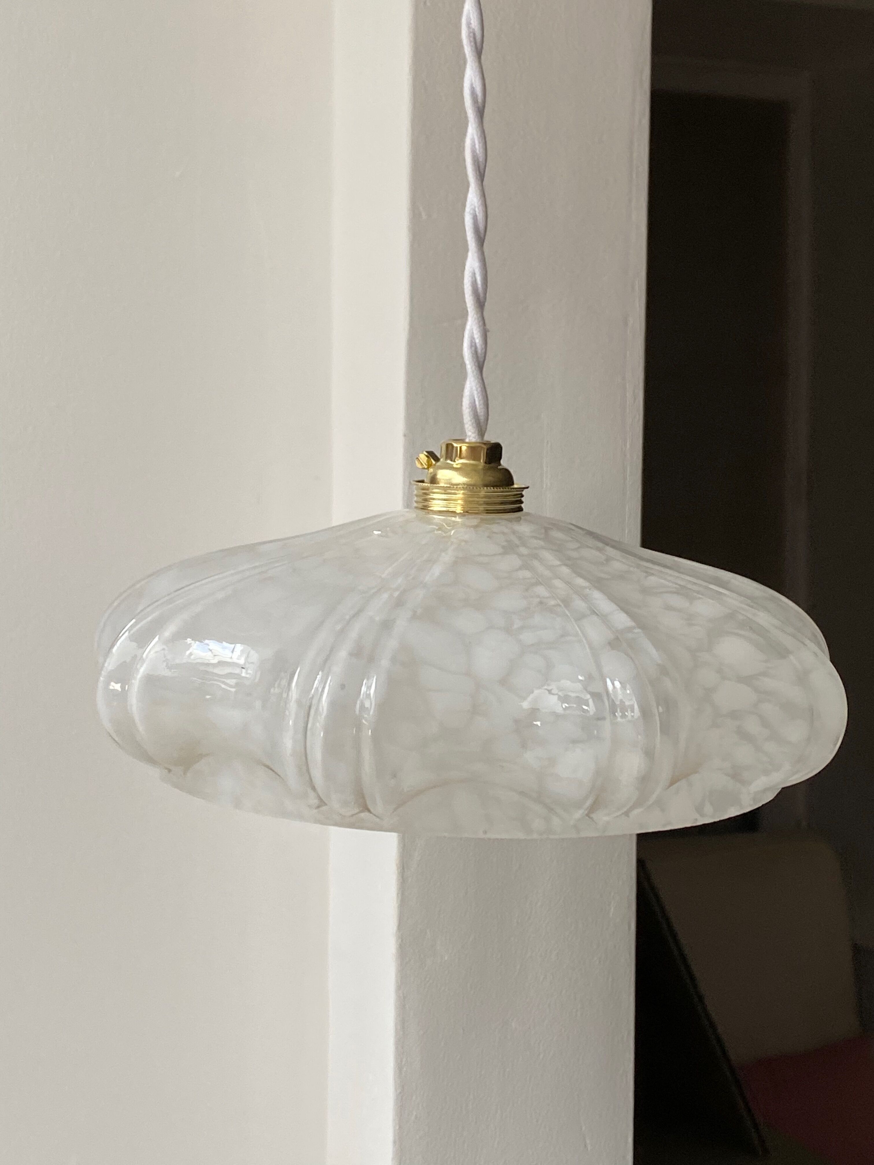 Art Deco suspension in clichy glass
