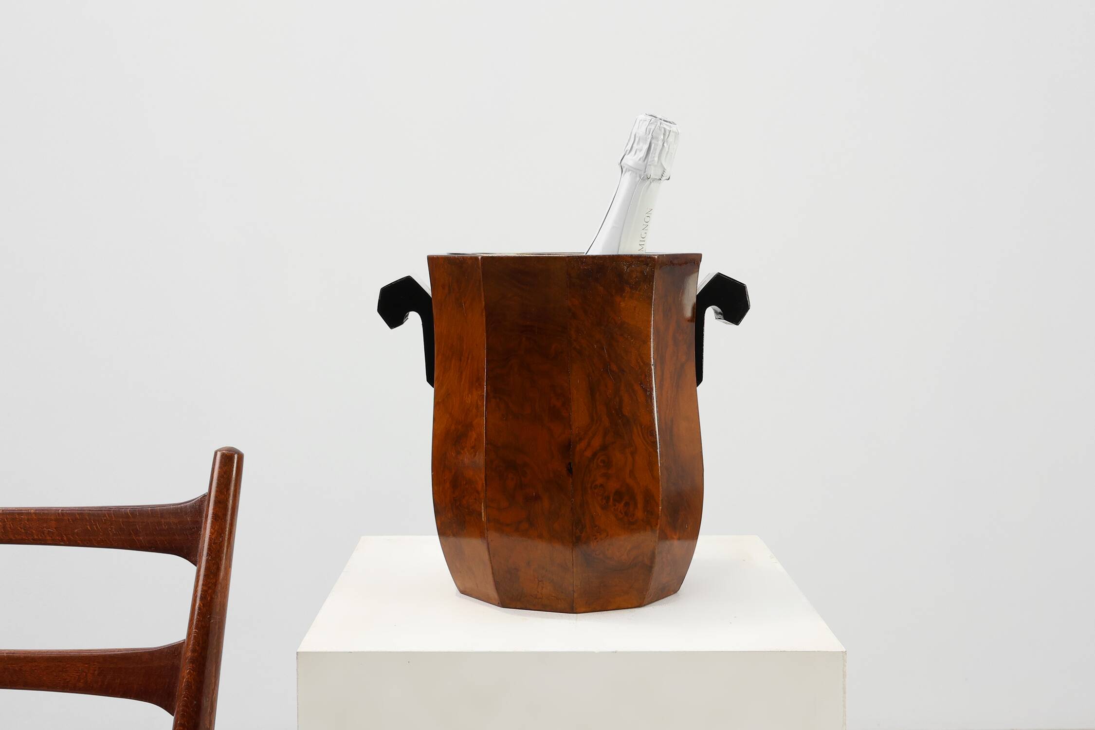 Seau à glace sculptural en bois de bouleau Art Déco, France vers 1925