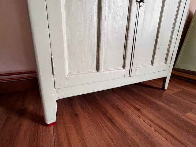 Green Parisian Buffet