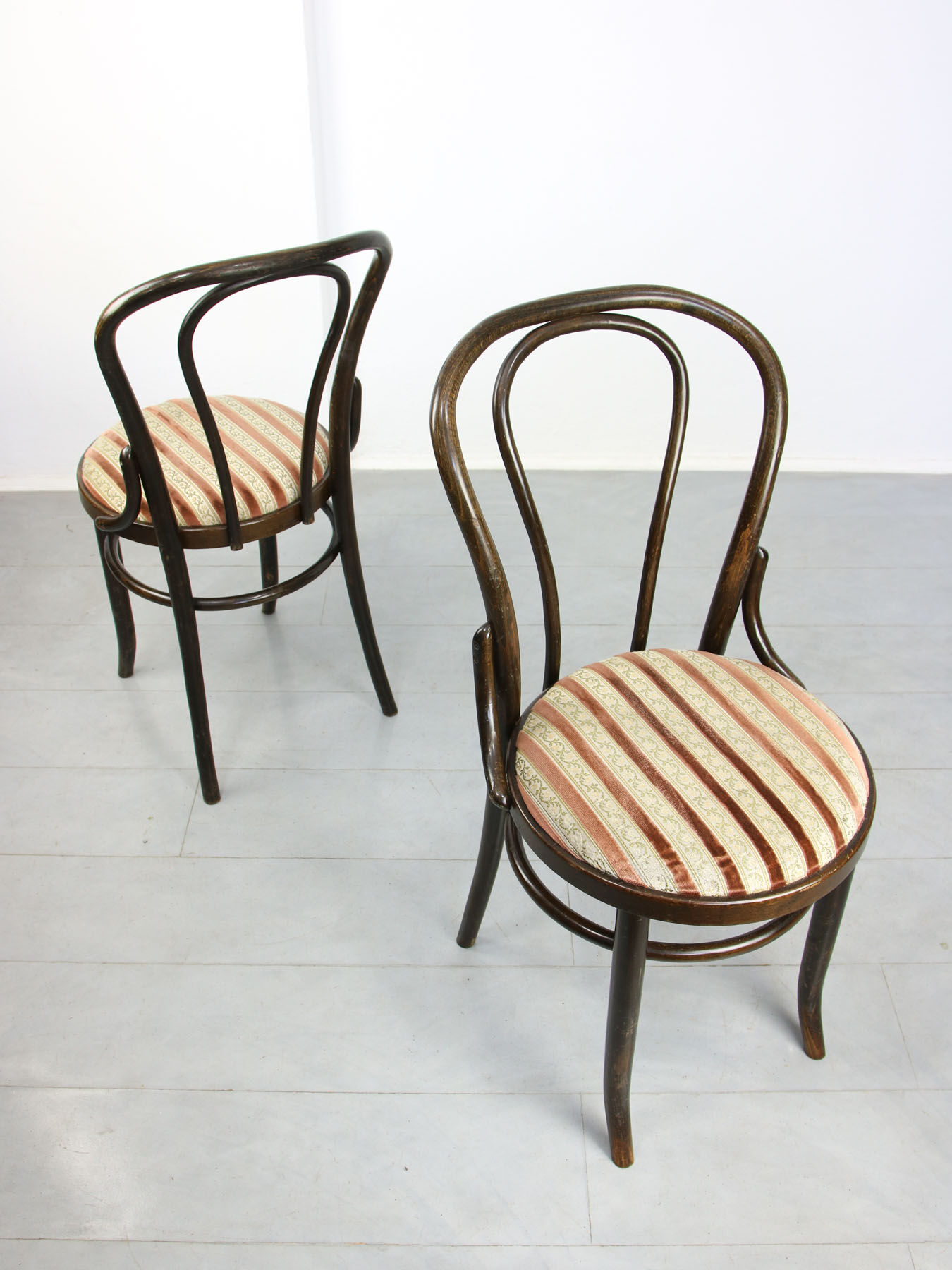 Bentwood 18 dining chairs, set of 2