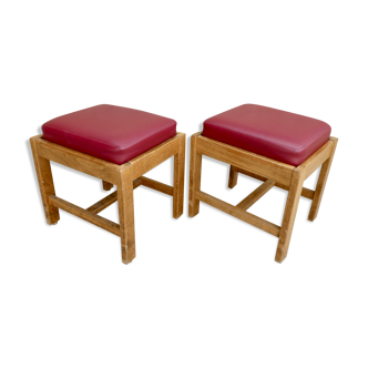 Paire de tabourets en pin et assise skaï rouge