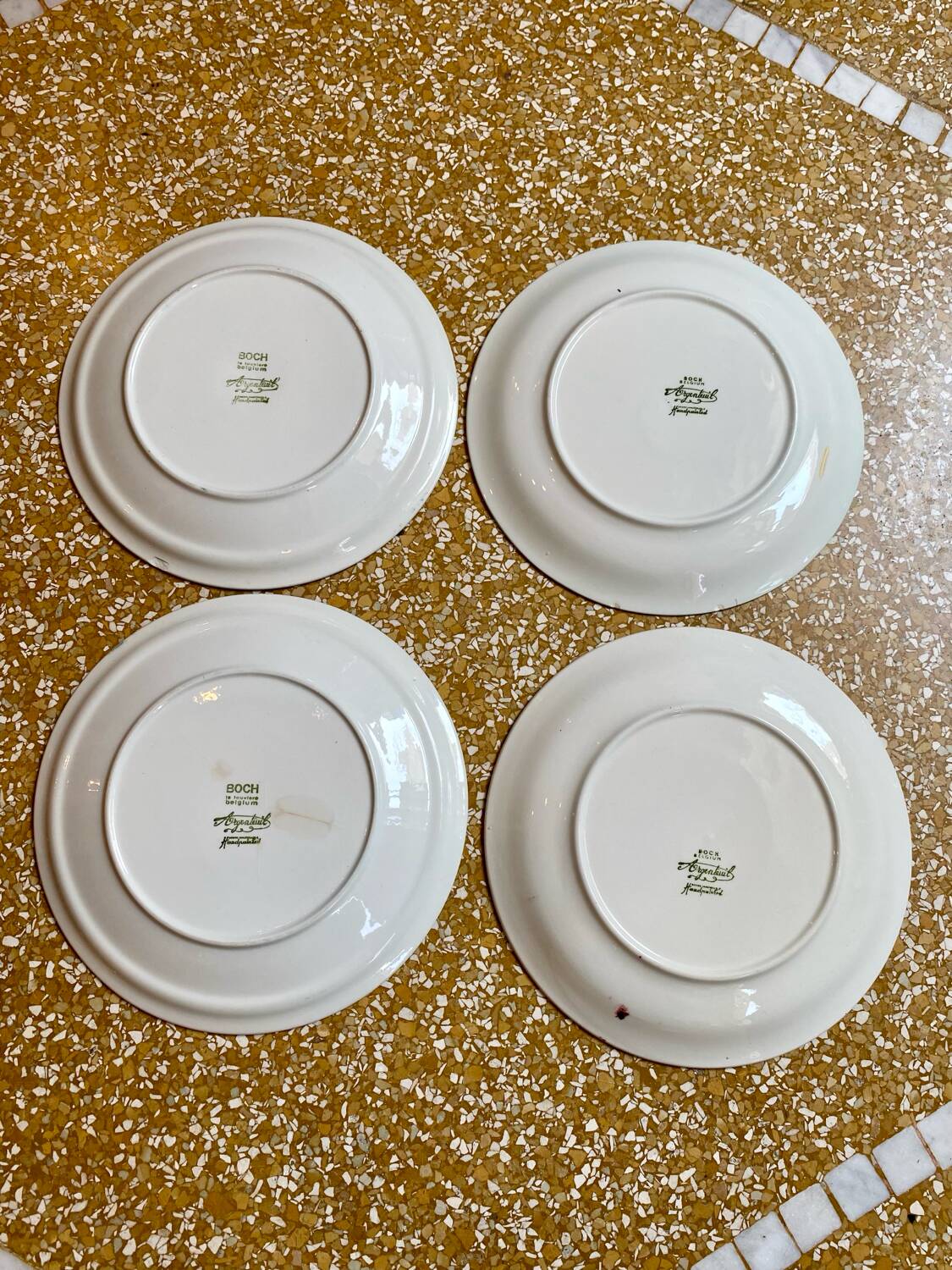 Set of 4 Argenteuil Boch Frères dinner plates