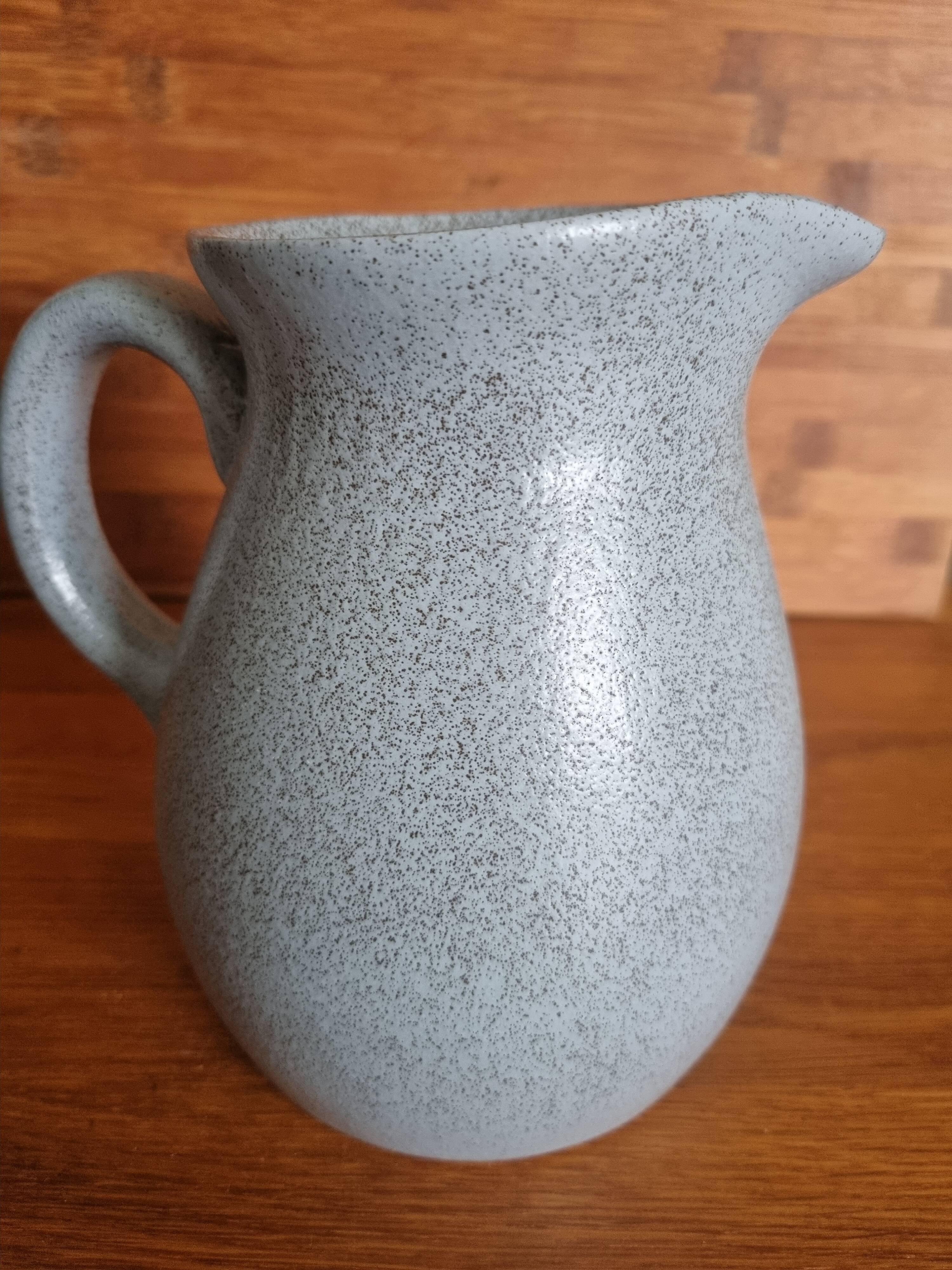 1 L blue-grey stoneware pitcher