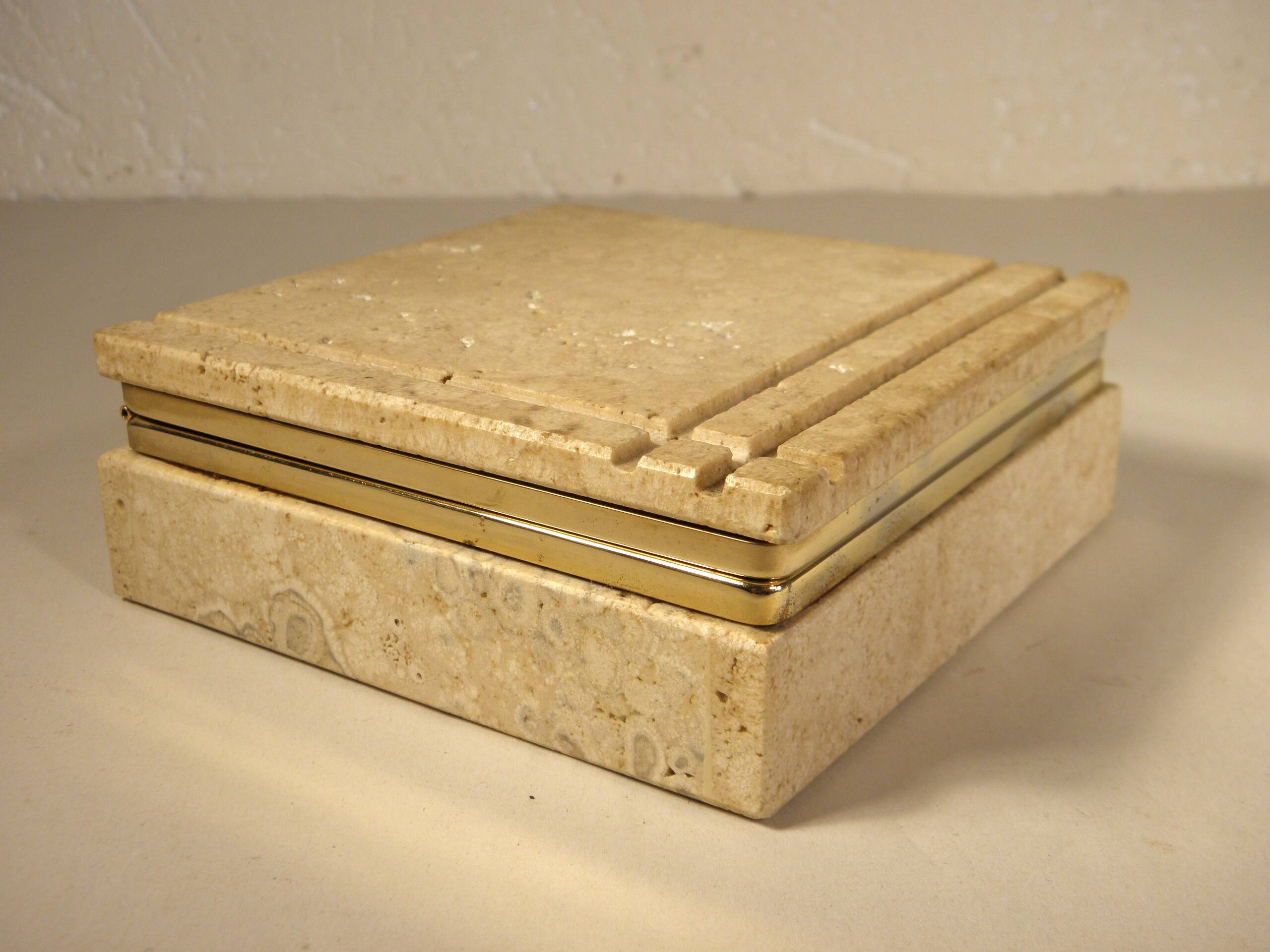 Mannelli travertine smoking set