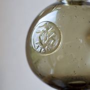 Carafe sur pieds en verre soufflé