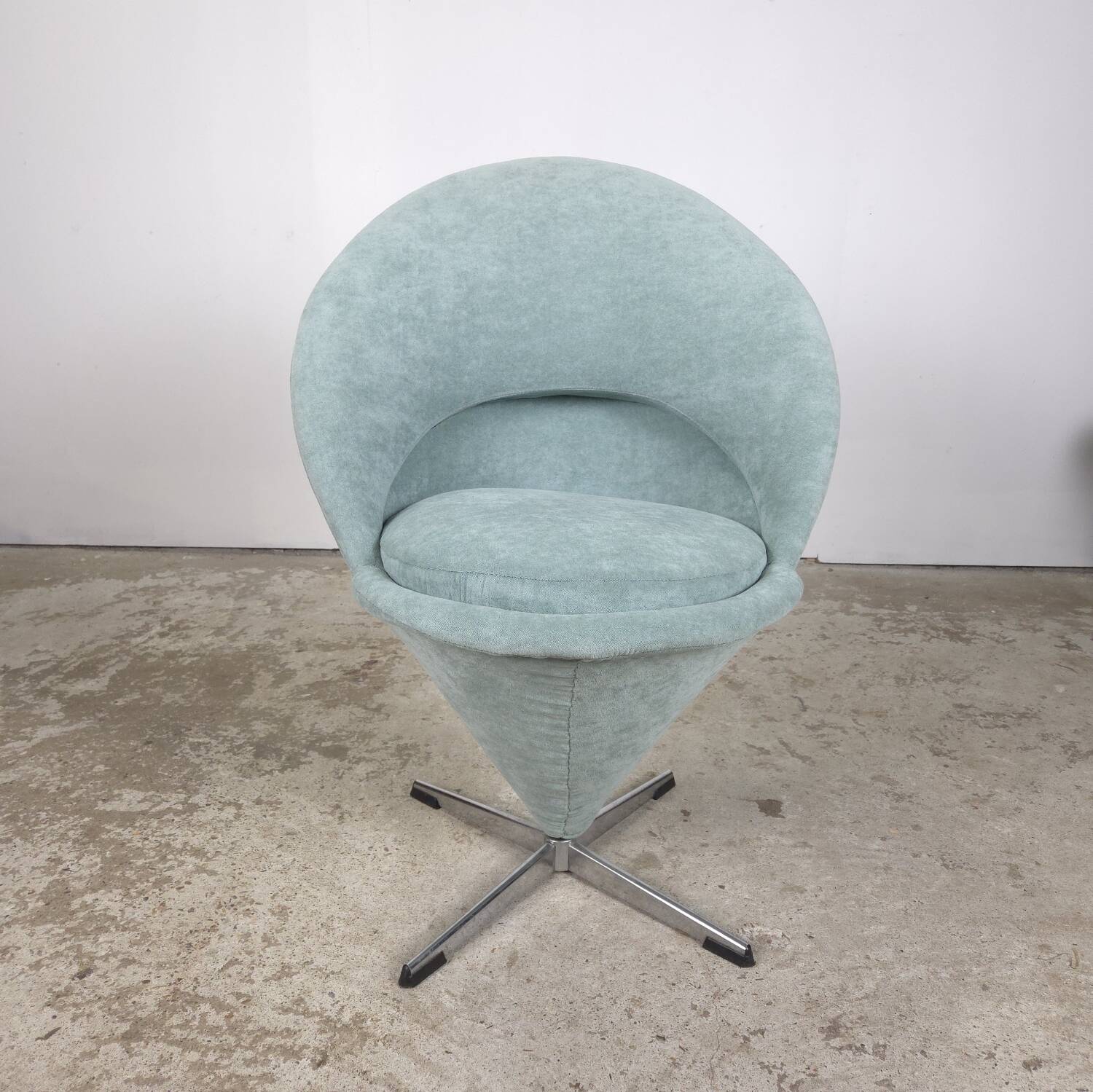 Swivel chair 'Cone Chair' by Verner Panton from the 1960s
