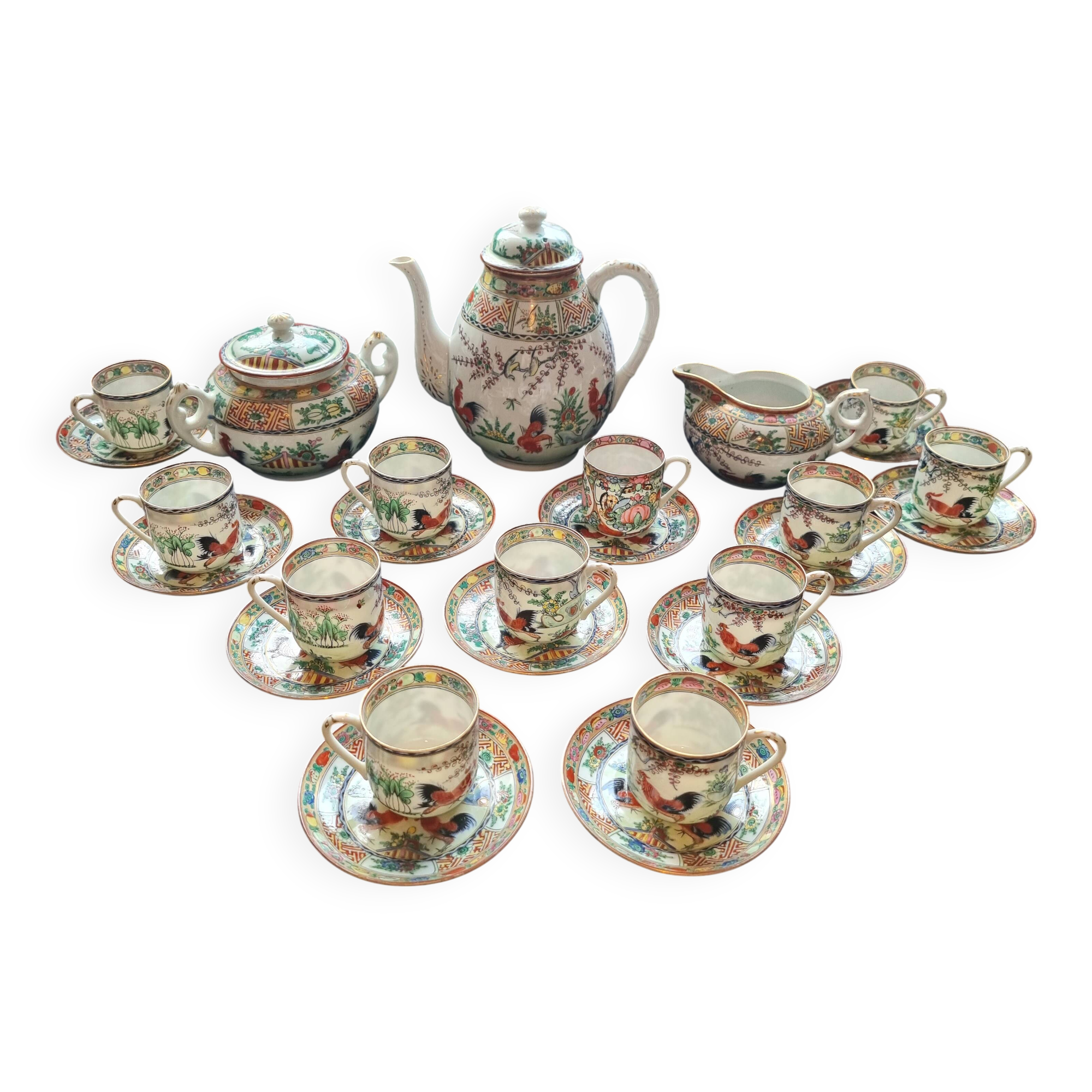 Exclusive vintage treasure: 26-piece Macau porcelain coffee service