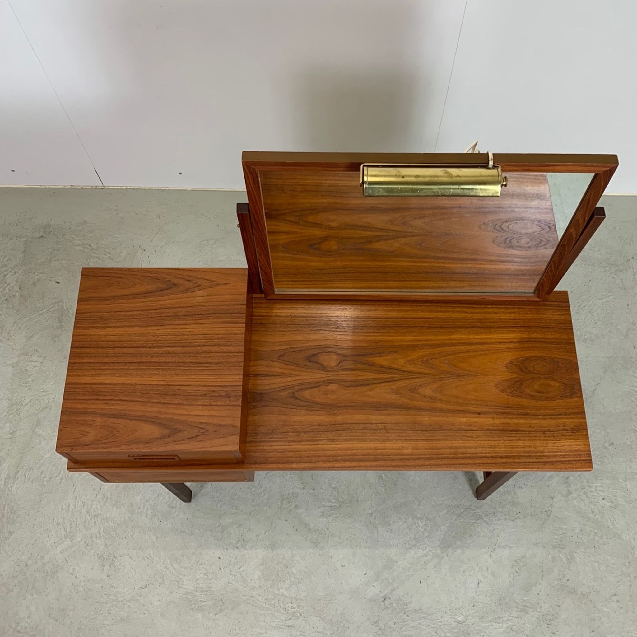 Coiffeuse en teck du milieu du siècle par AB Glas & Trä, années 1960