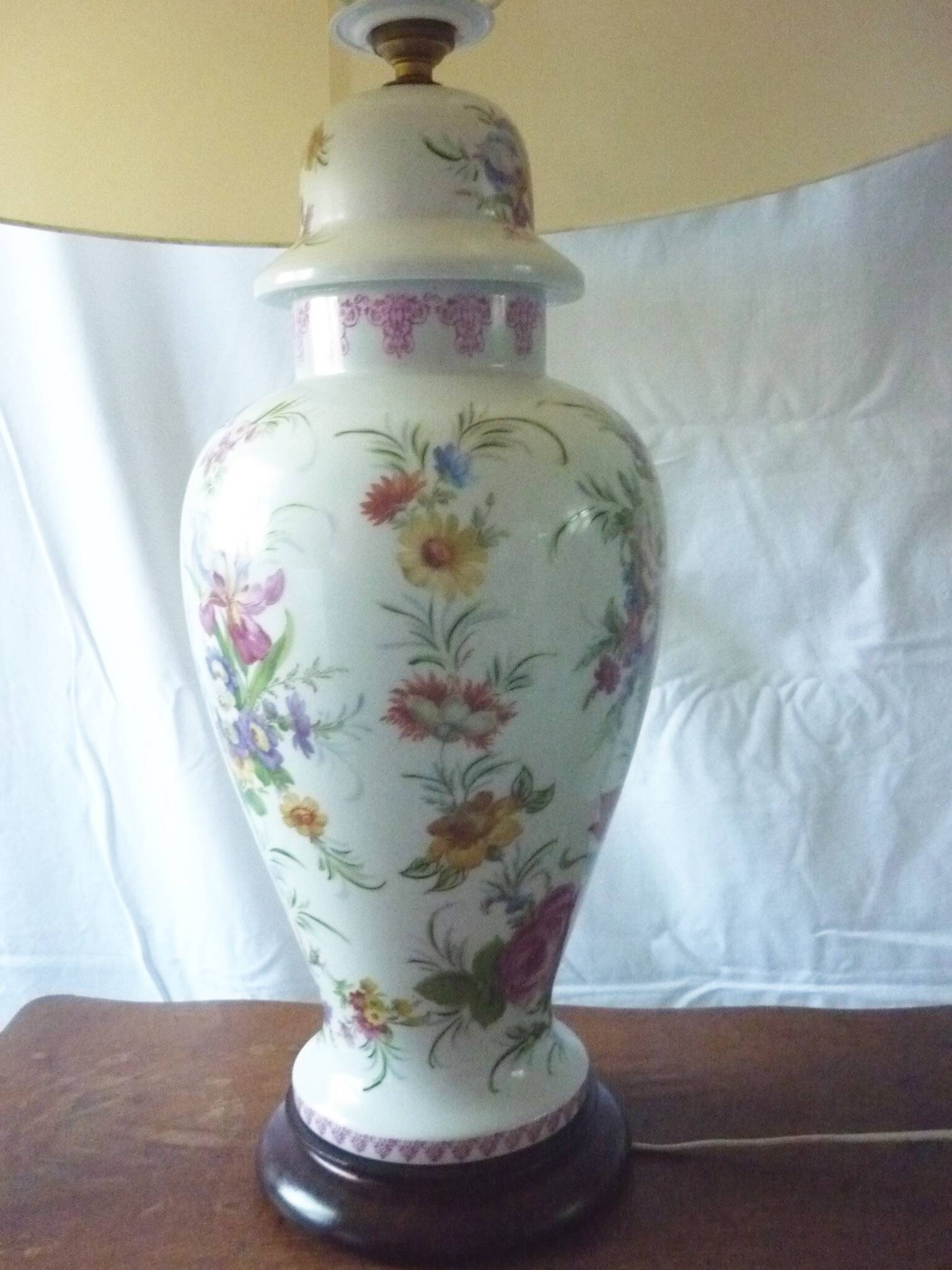 Painted porcelain lamp with flower decoration 67 cm