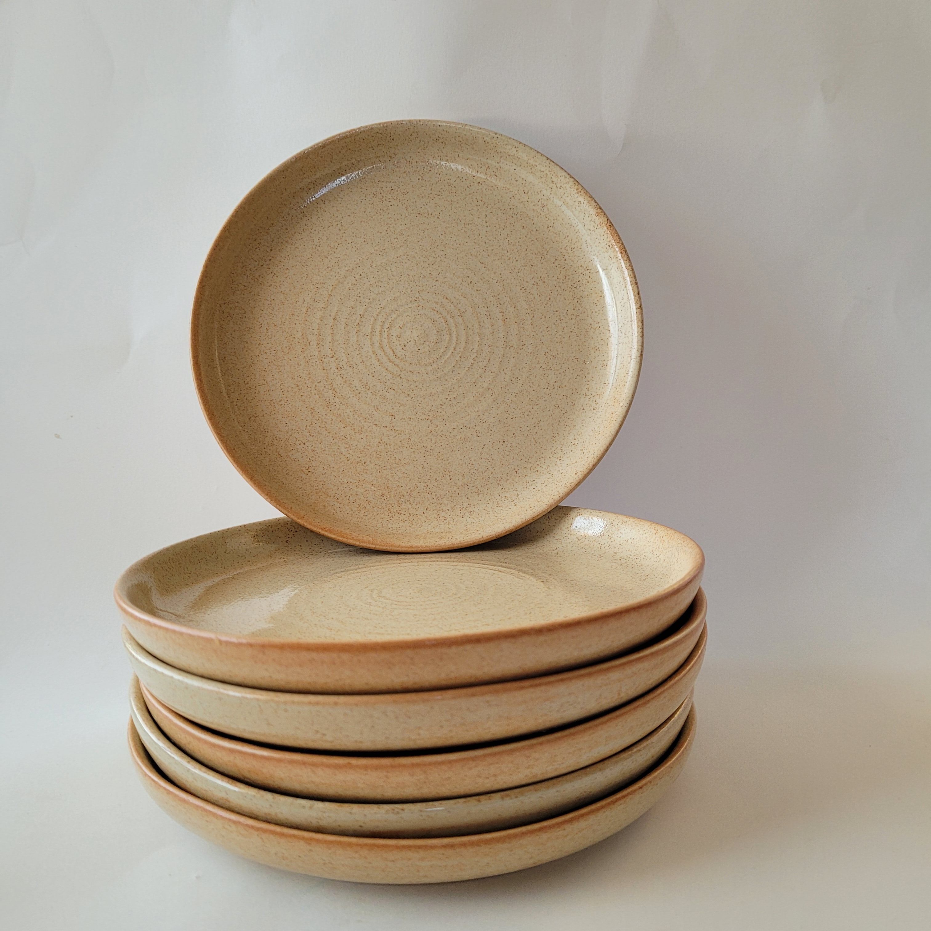 Lot d'assiettes à dessert en grès